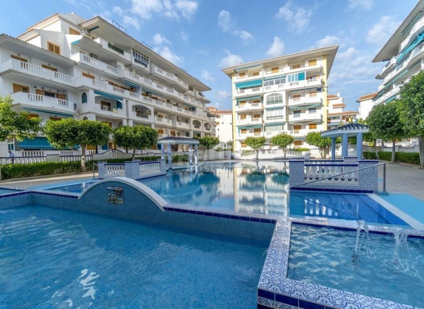 Resale - Lägenhet -
Torrevieja - Los Europeos