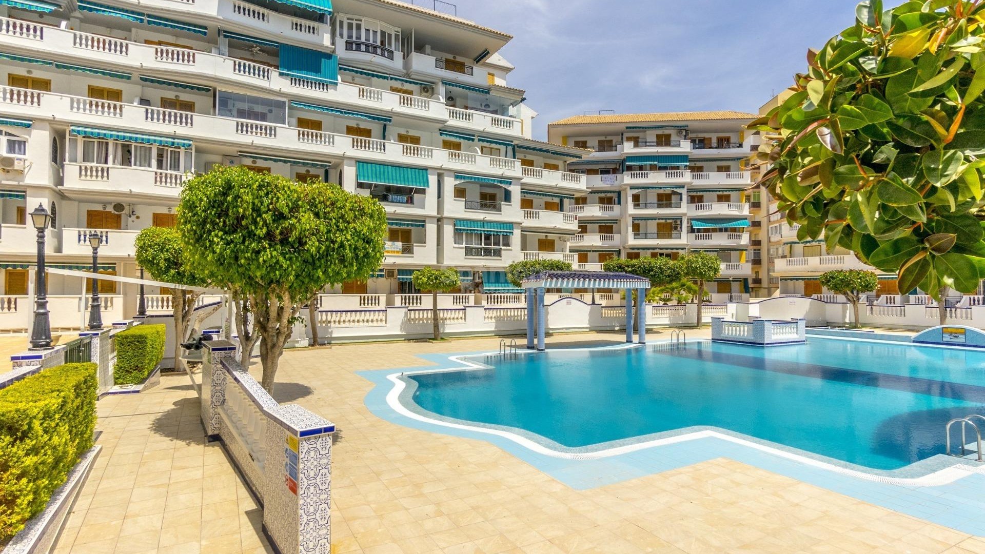 Resale - Lägenhet -
Torrevieja - Los Europeos
