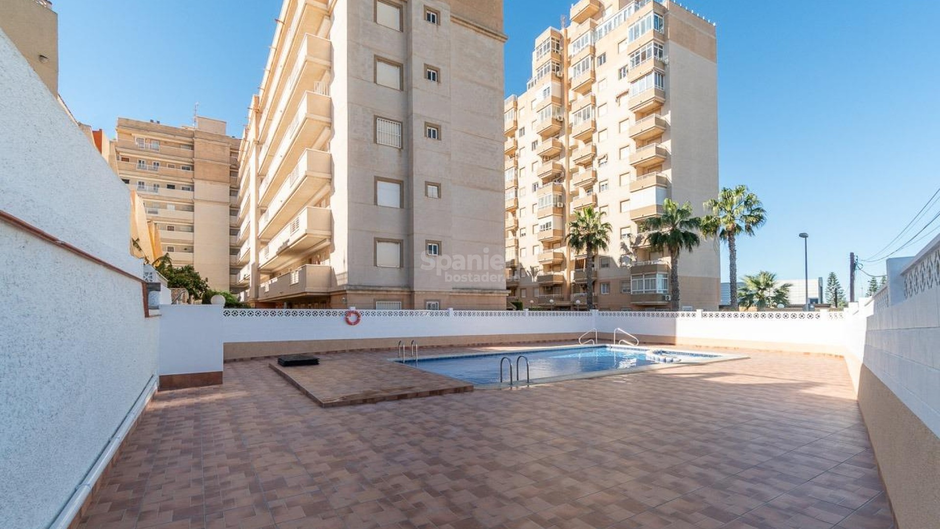 Resale - Lägenhet -
Torrevieja - Nueva Torrevieja