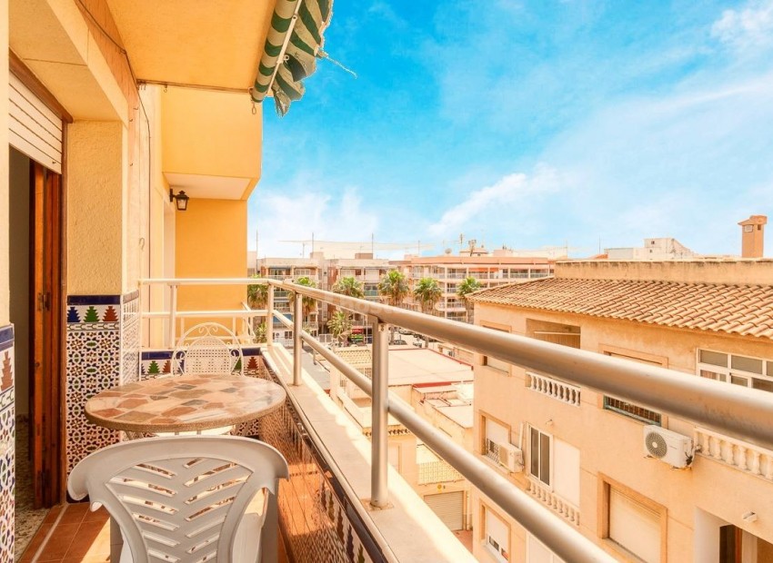 Resale - Lägenhet -
Torrevieja - Playa de los Naufragos