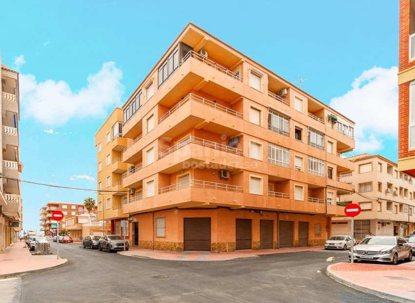 Resale - Lägenhet -
Torrevieja - Playa de los Naufragos