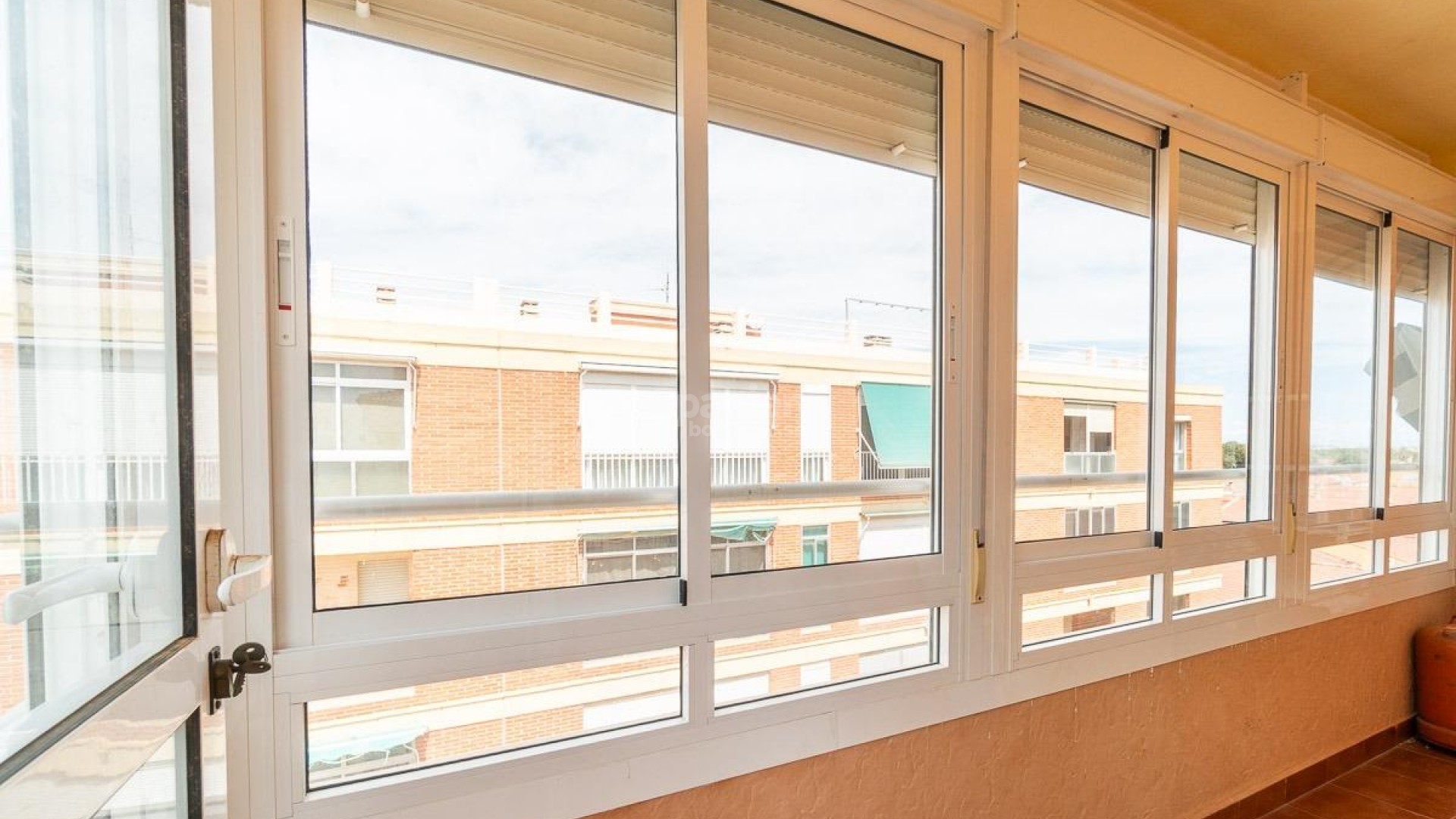 Resale - Lägenhet -
Torrevieja - Playa de los Naufragos