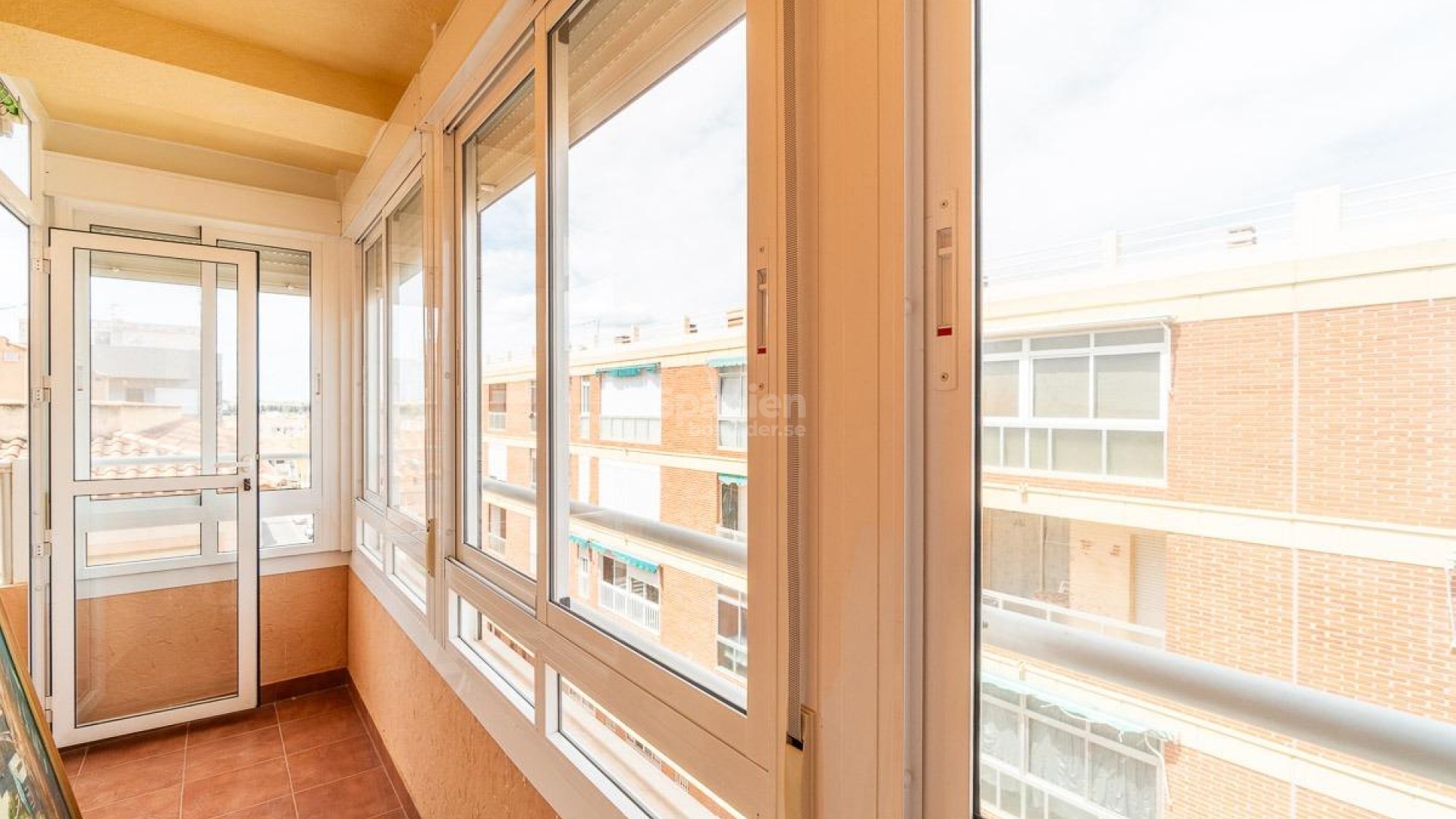 Resale - Lägenhet -
Torrevieja - Playa de los Naufragos