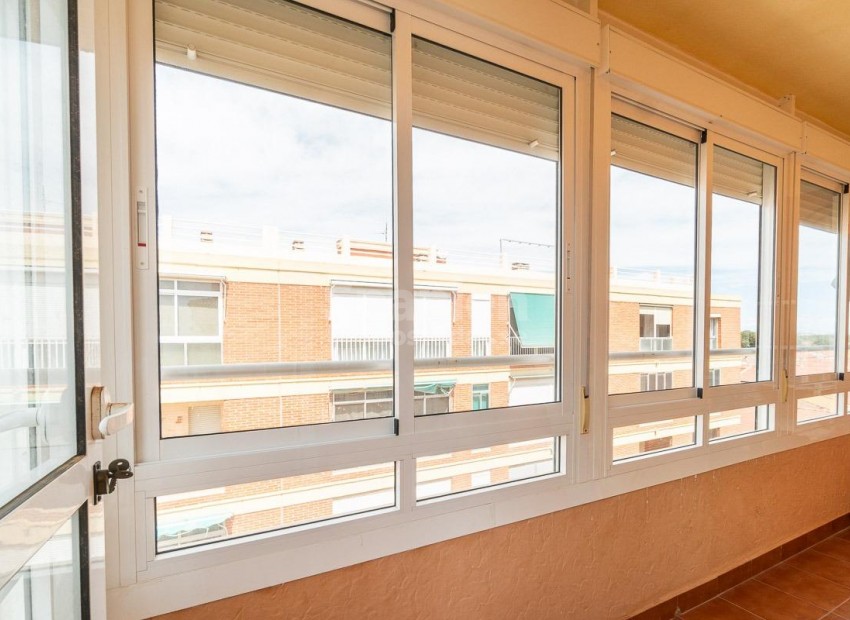 Resale - Lägenhet -
Torrevieja - Playa de los Naufragos