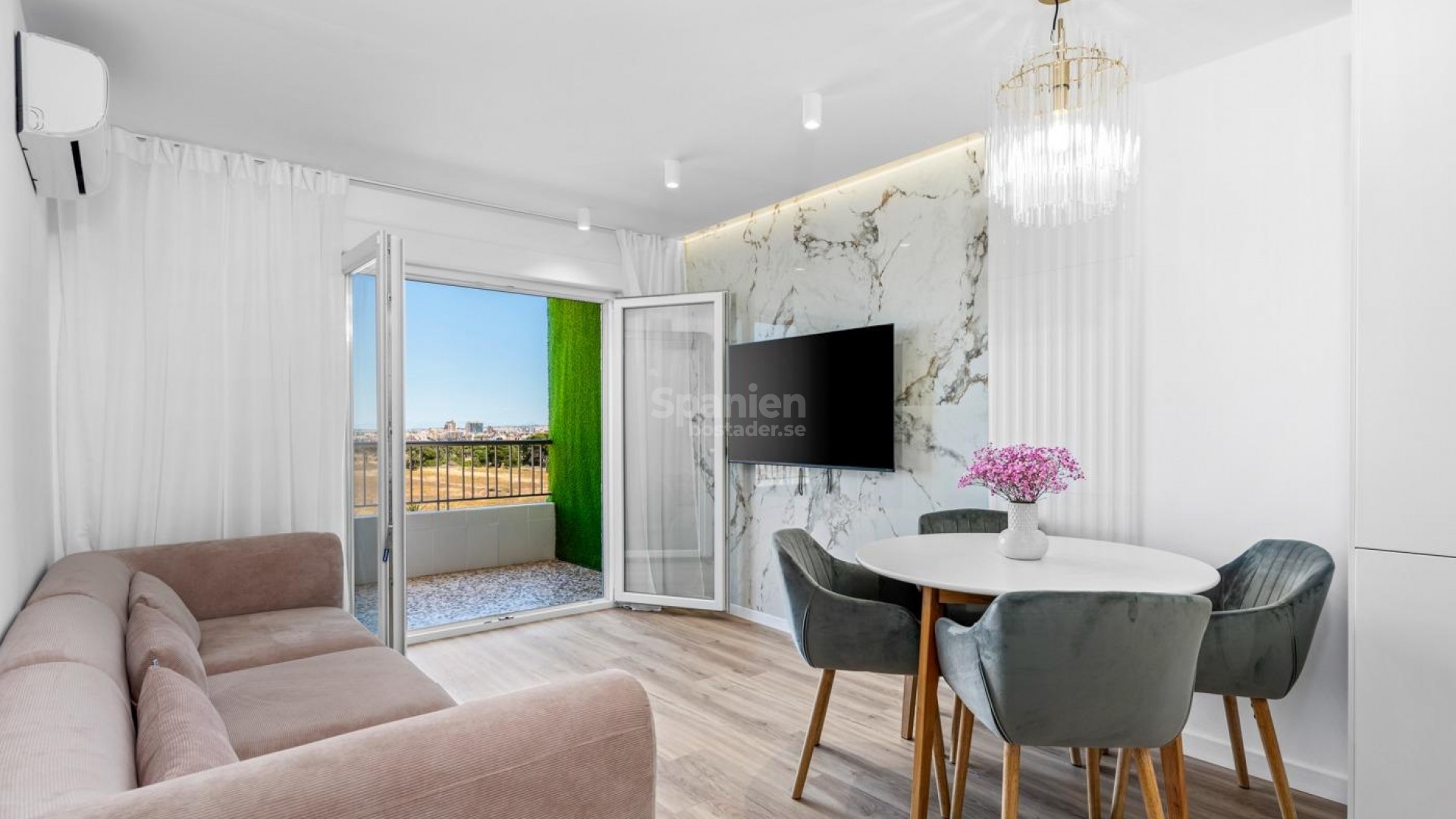 Resale - Lägenhet -
Torrevieja - Punta prima