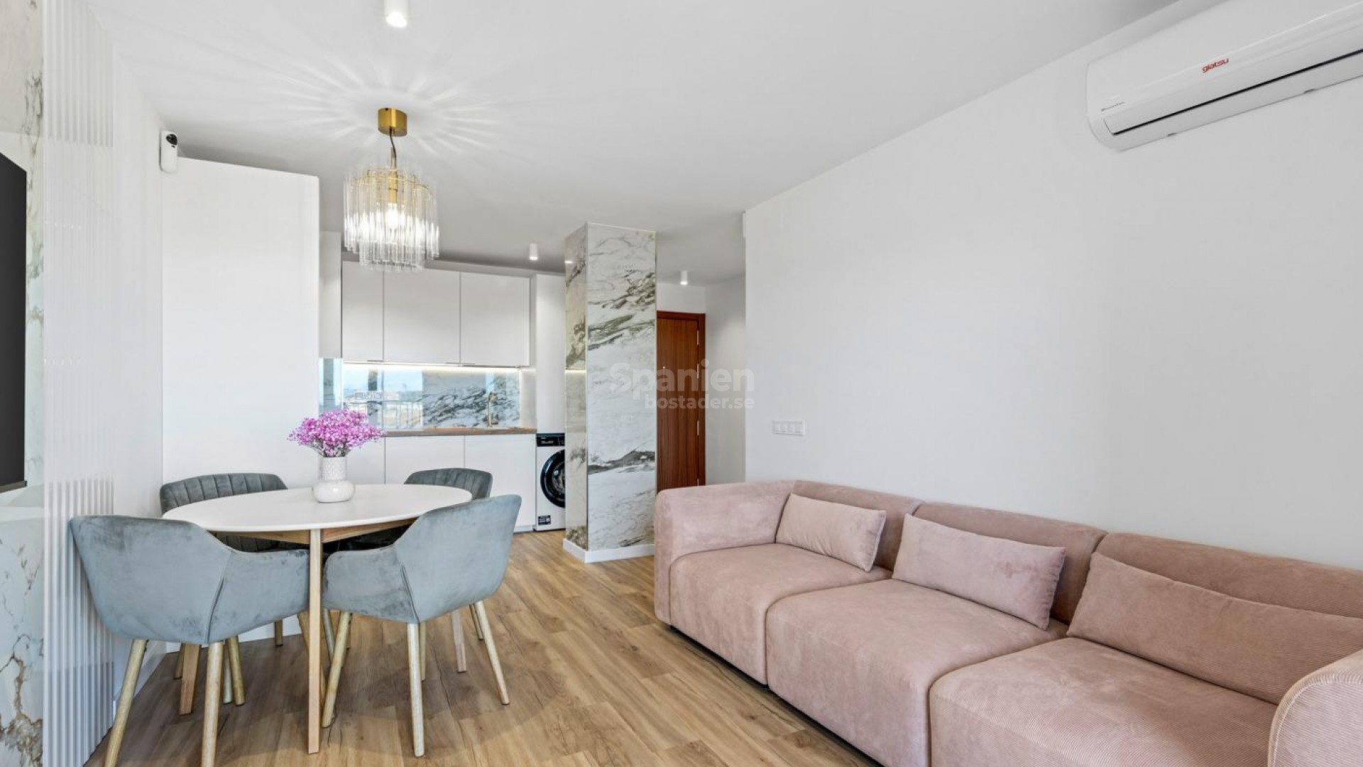 Resale - Lägenhet -
Torrevieja - Punta prima