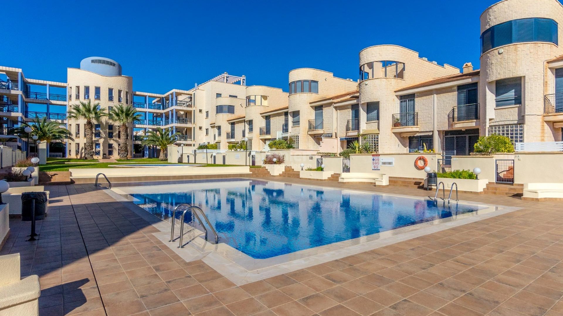 Resale - Radhus -
Orihuela Costa - Campoamor