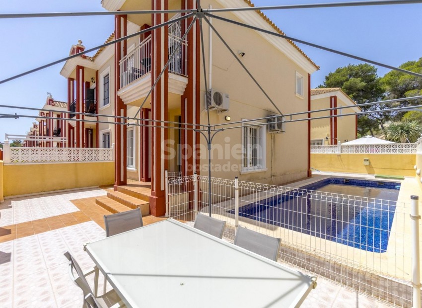 Resale - Radhus -
Orihuela Costa - Campoamor