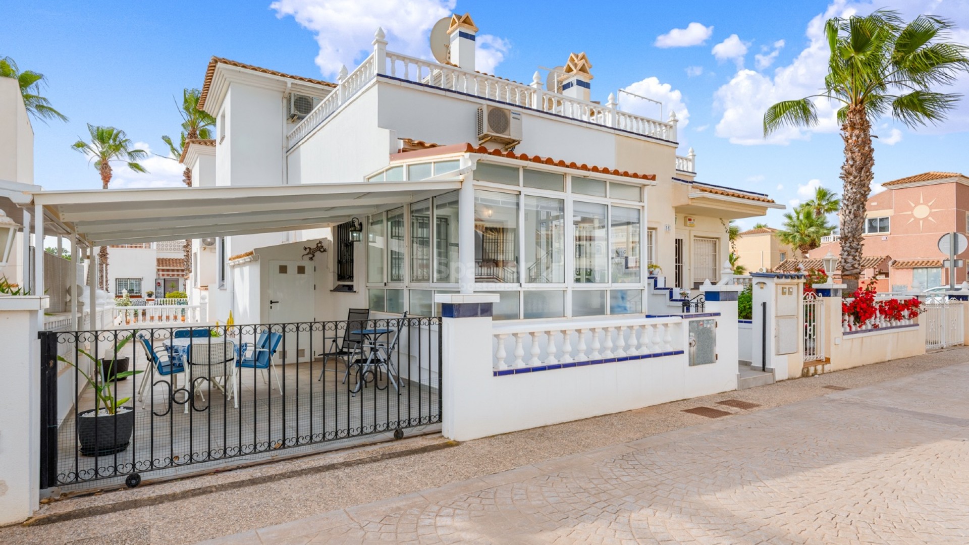 Resale - Radhus -
Orihuela Costa - Playa Flamenca