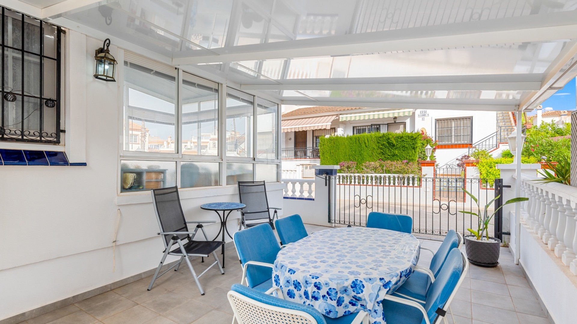 Resale - Radhus -
Orihuela Costa - Playa Flamenca