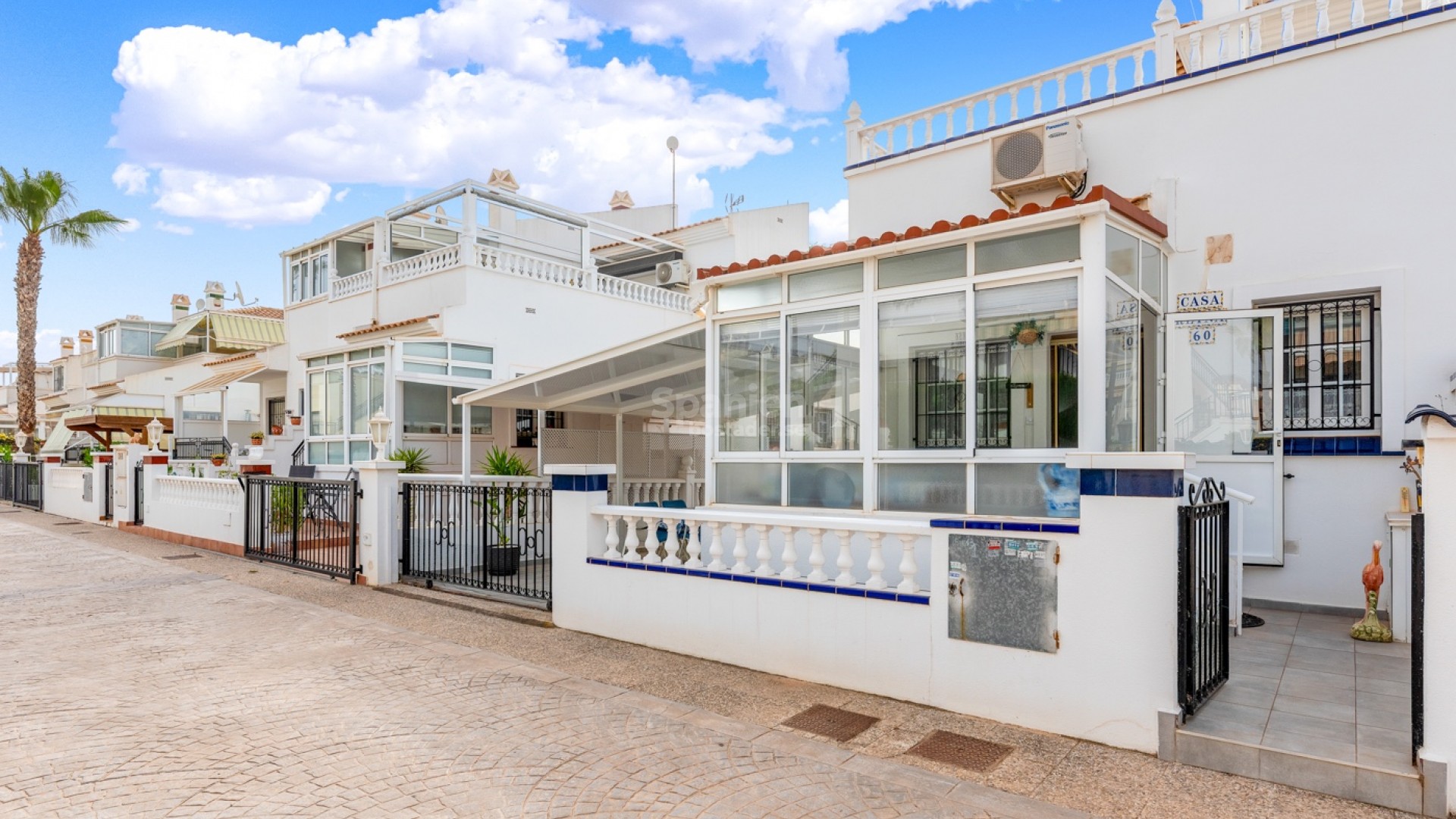 Resale - Radhus -
Orihuela Costa - Playa Flamenca