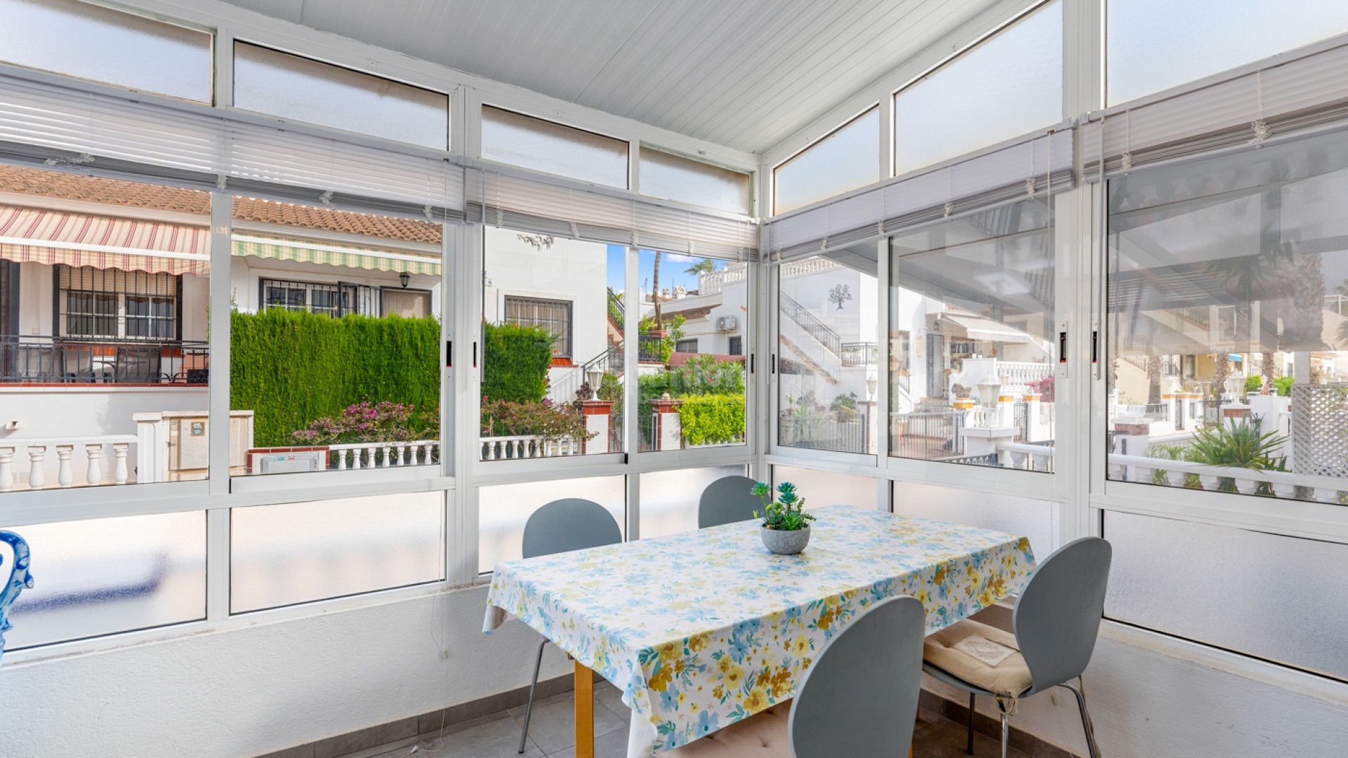 Resale - Radhus -
Orihuela Costa - Playa Flamenca