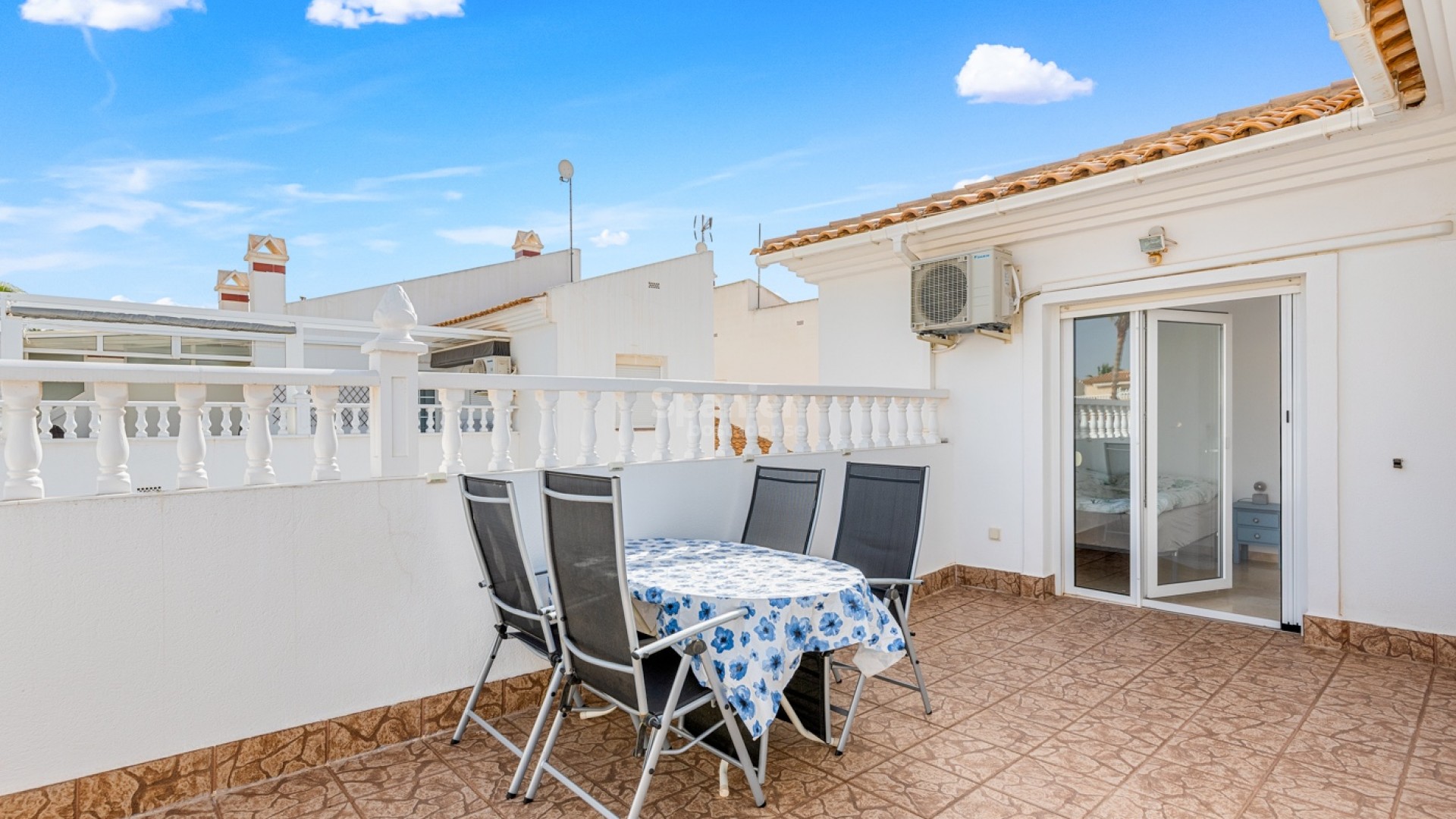 Resale - Radhus -
Orihuela Costa - Playa Flamenca