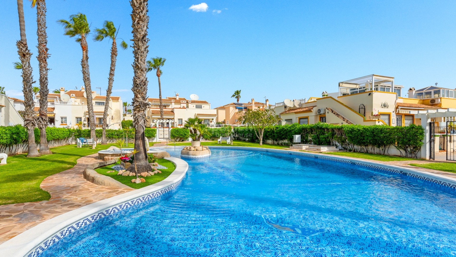 Resale - Radhus -
Orihuela Costa - Playa Flamenca