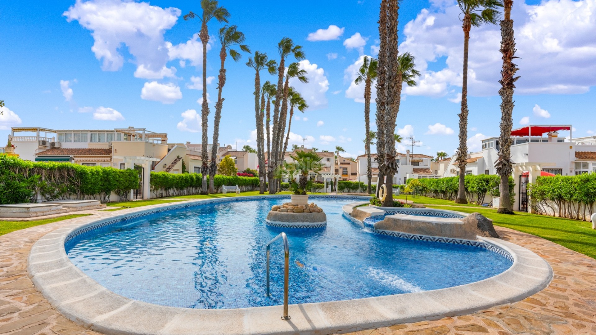 Resale - Radhus -
Orihuela Costa - Playa Flamenca