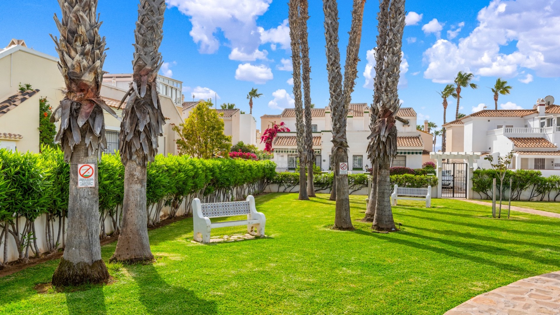 Resale - Radhus -
Orihuela Costa - Playa Flamenca