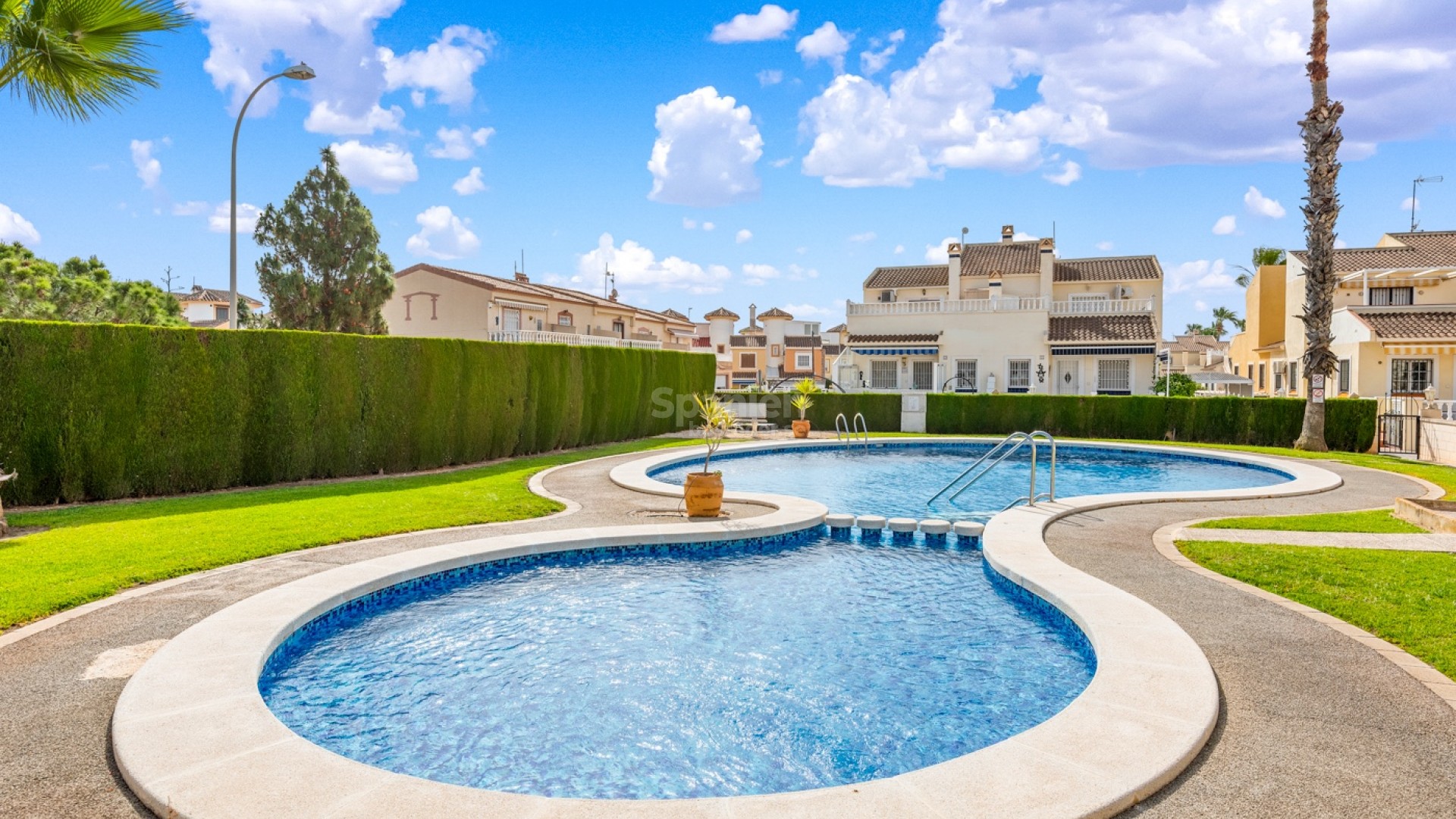 Resale - Radhus -
Orihuela Costa - Playa Flamenca