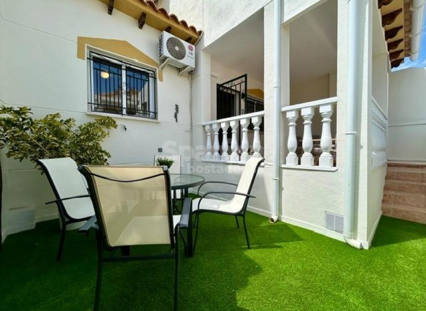 Resale - Radhus -
Orihuela - Urbanización Perla del Mar