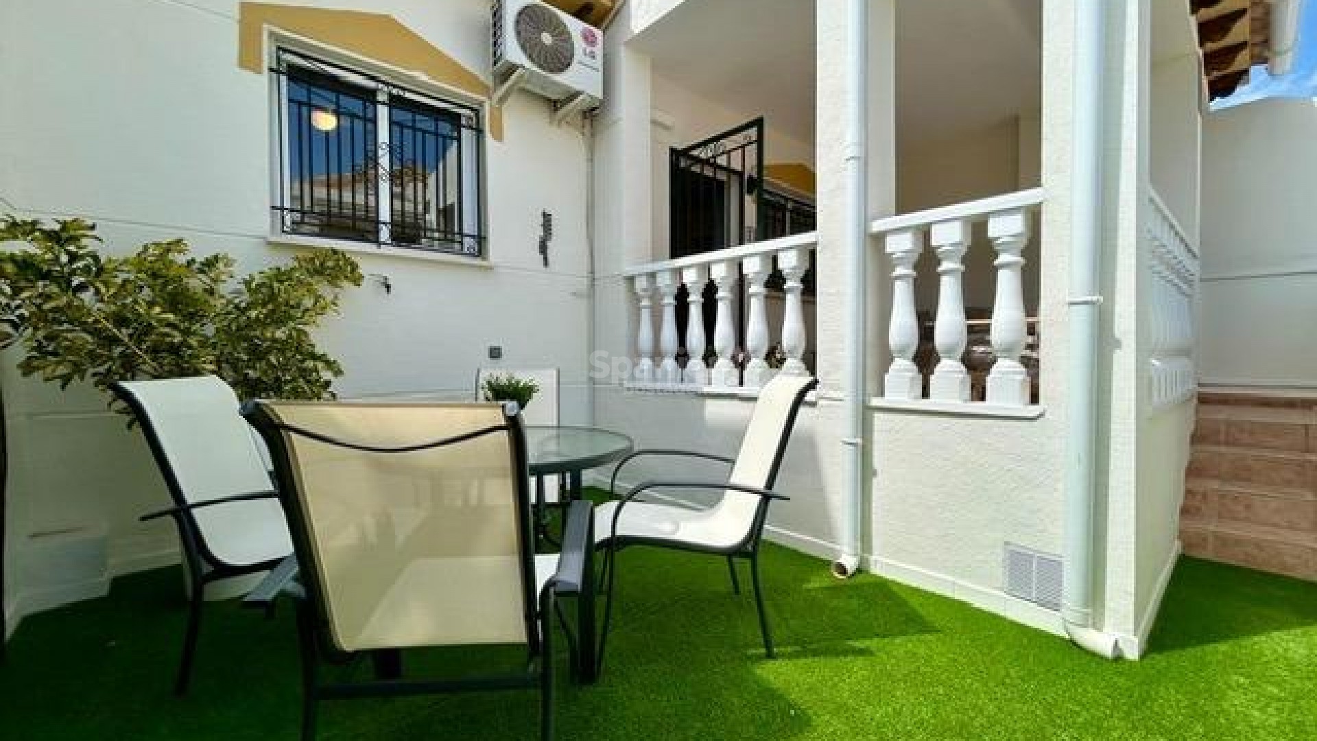 Resale - Radhus -
Orihuela - Urbanización Perla del Mar