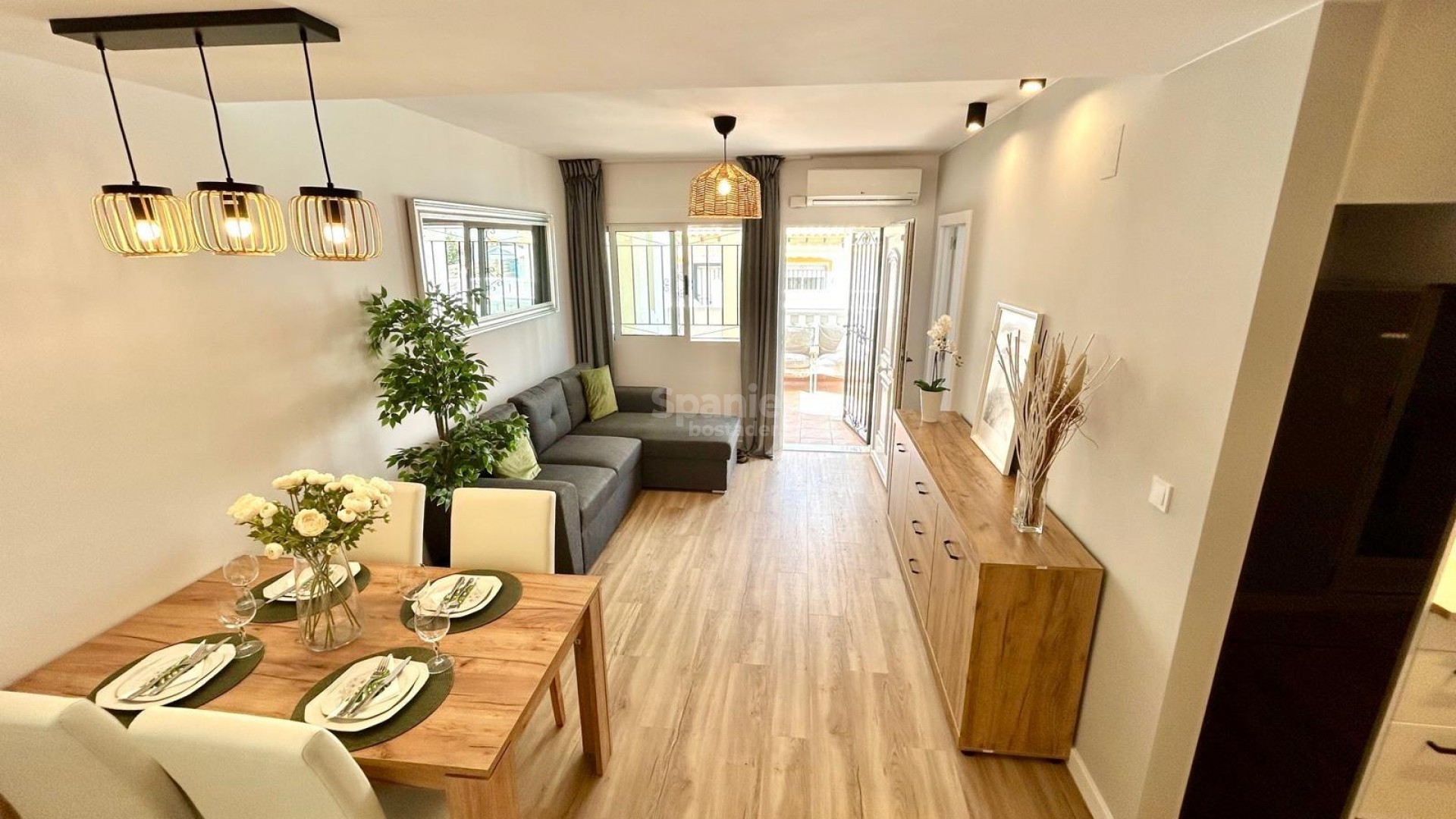 Resale - Radhus -
Orihuela - Urbanización Perla del Mar