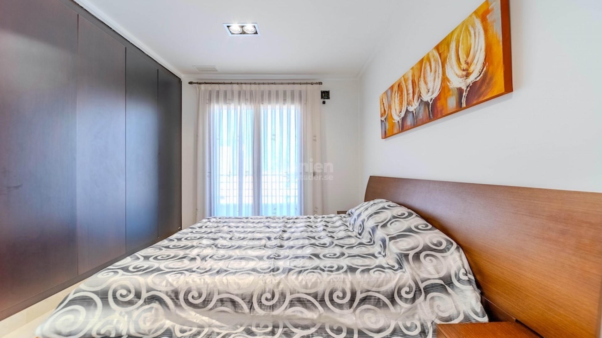 Resale - Villa -
Cabo Roig