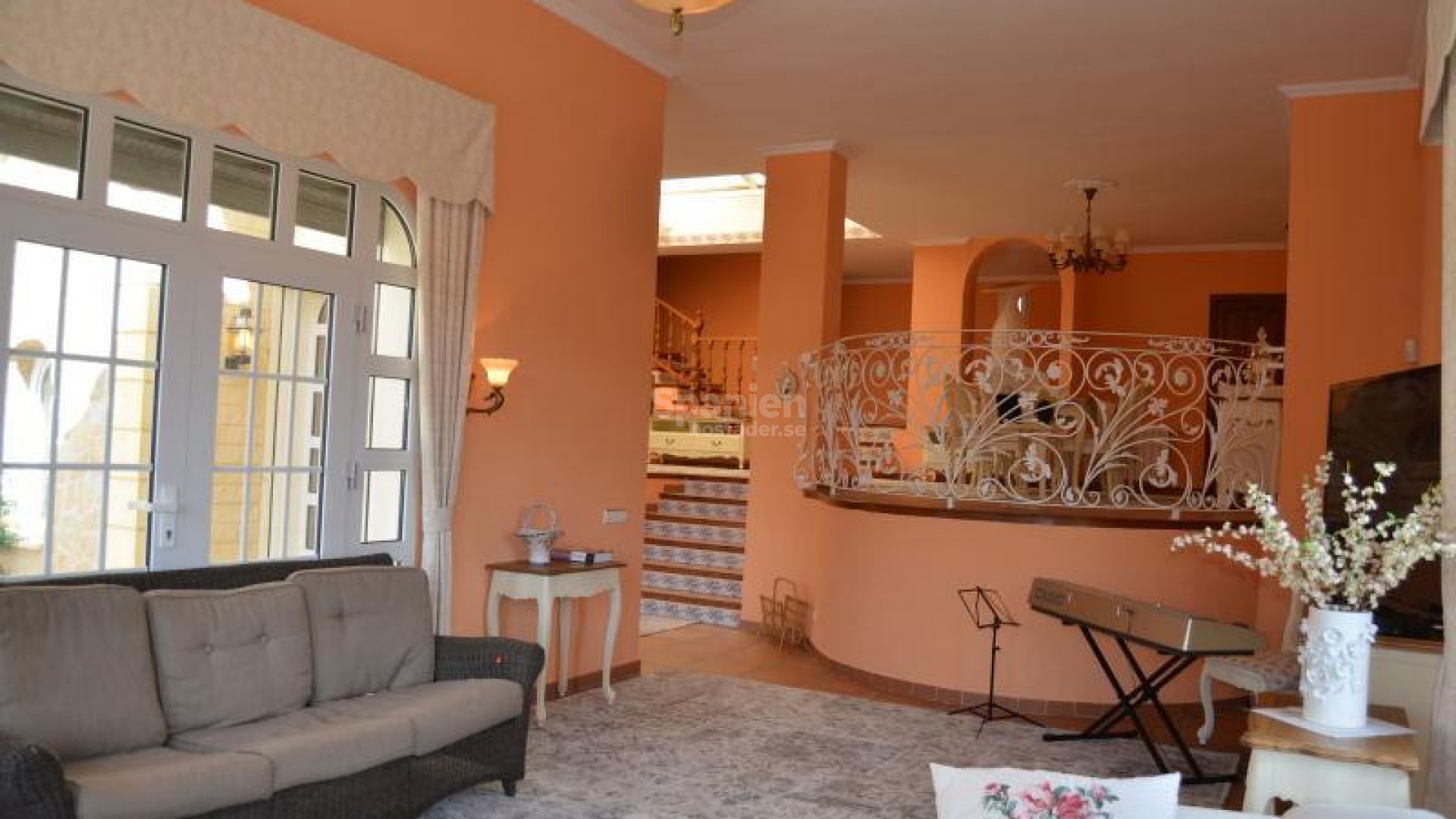 Resale - Villa -
Dehesa de Campoamor - Campoamor