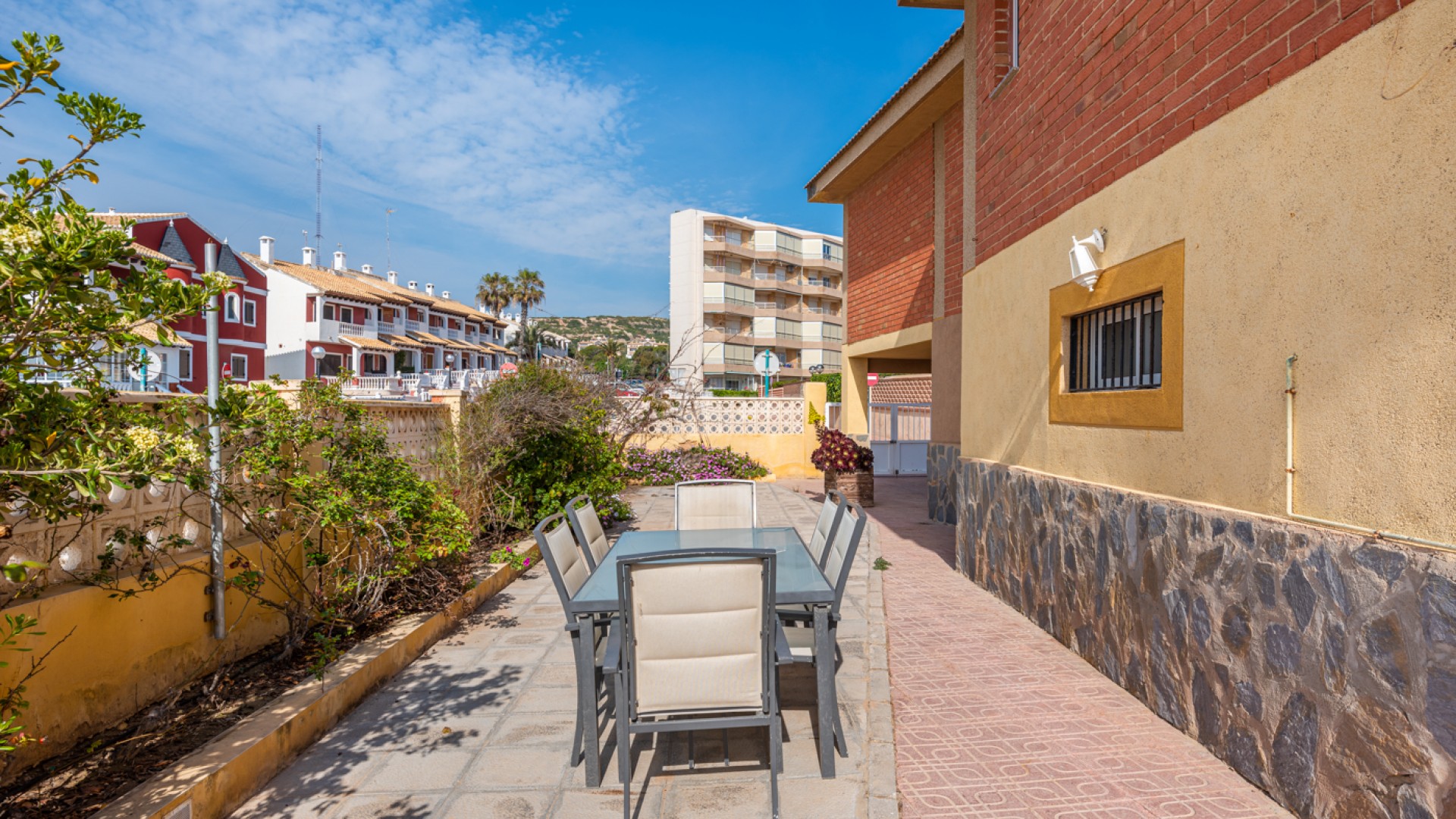 Resale - Villa -
Guardamar del Segura