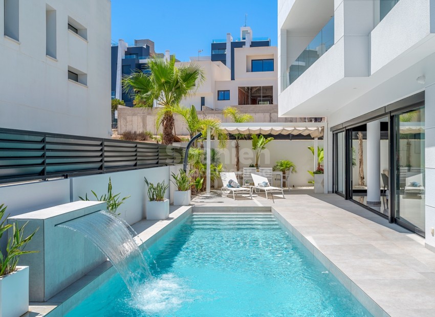 Resale - Villa -
Guardamar del Segura