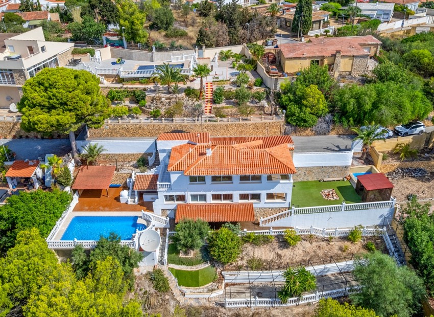 Resale - Villa -
La Nucía