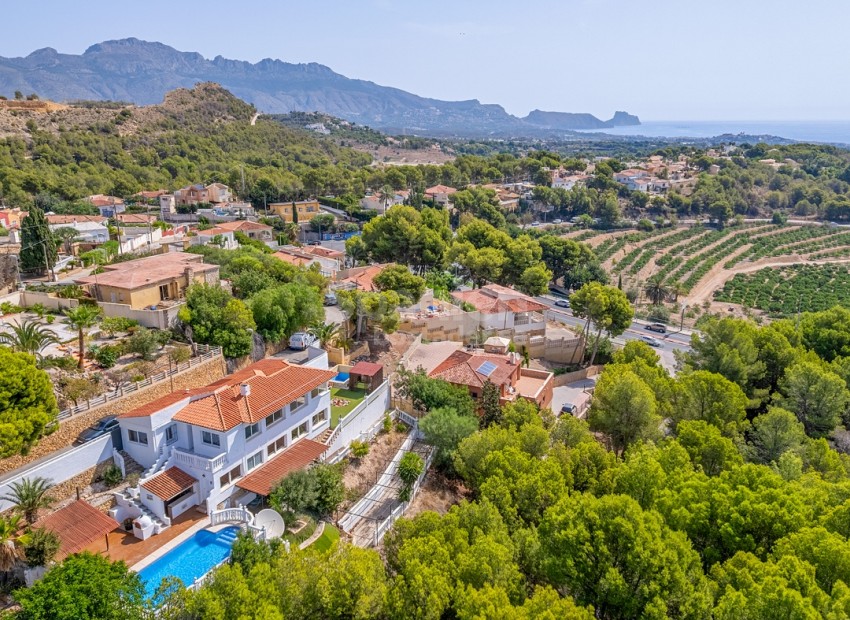 Resale - Villa -
La Nucía