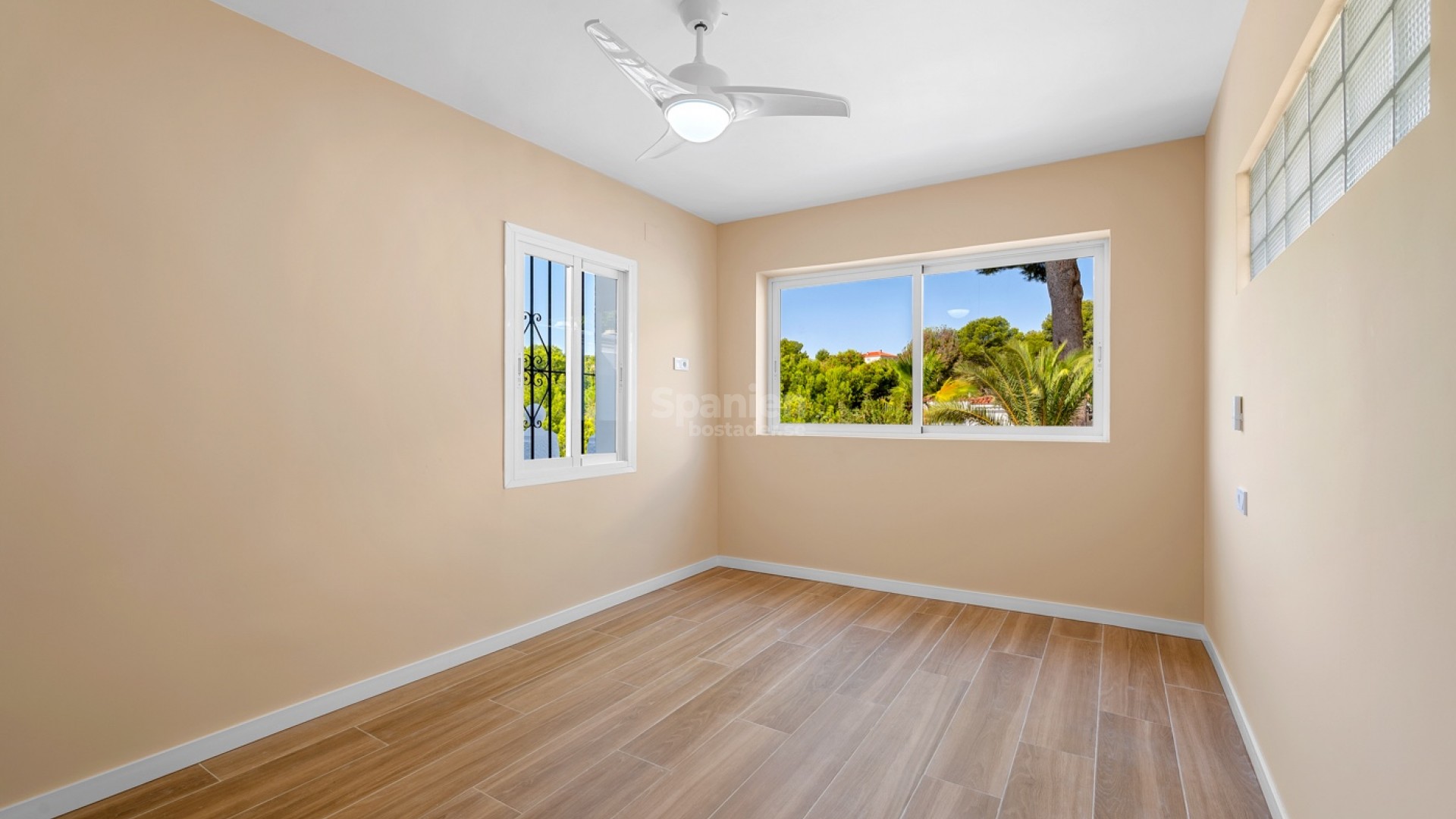Resale - Villa -
La Nucía