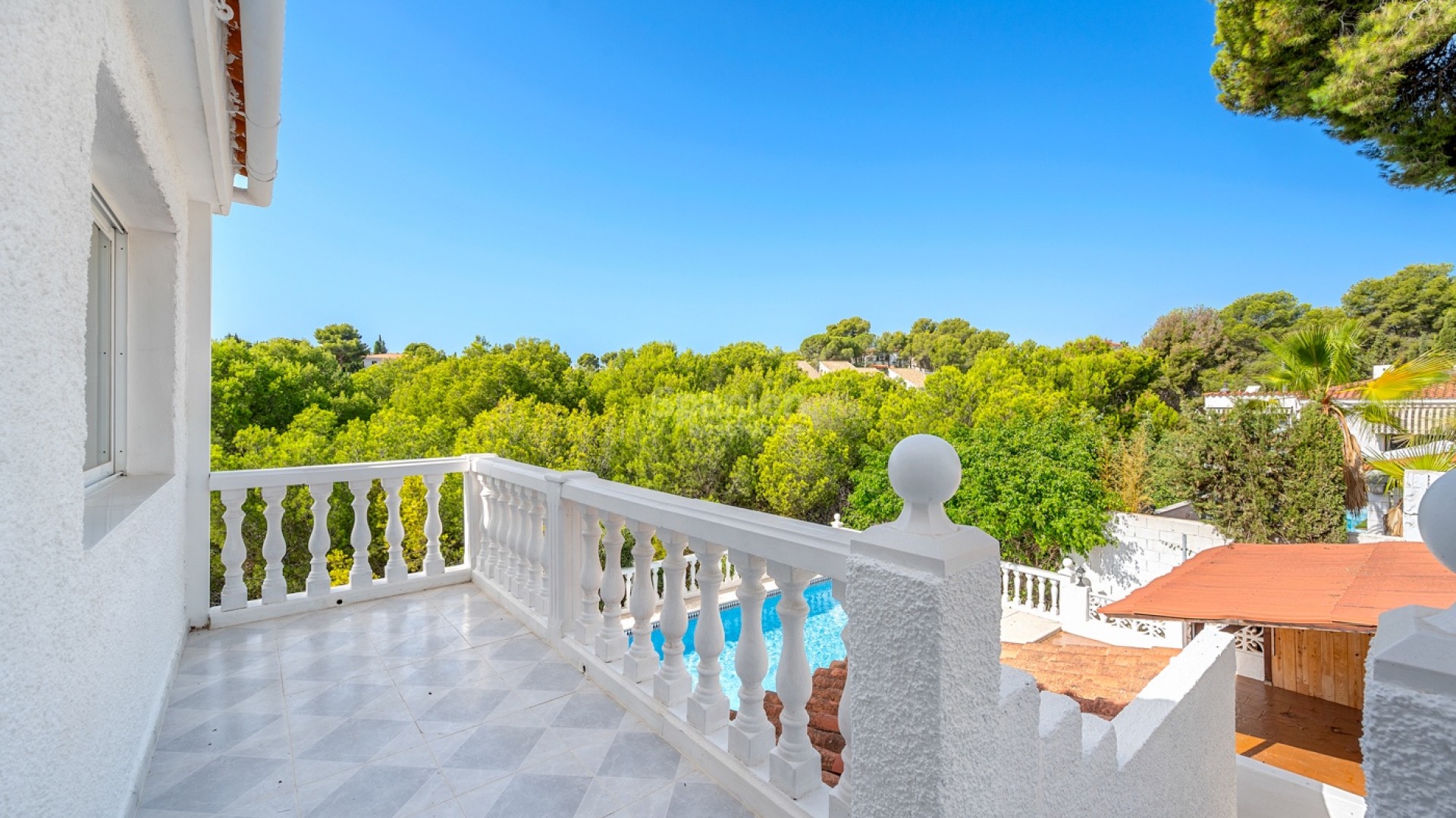 Resale - Villa -
La Nucía