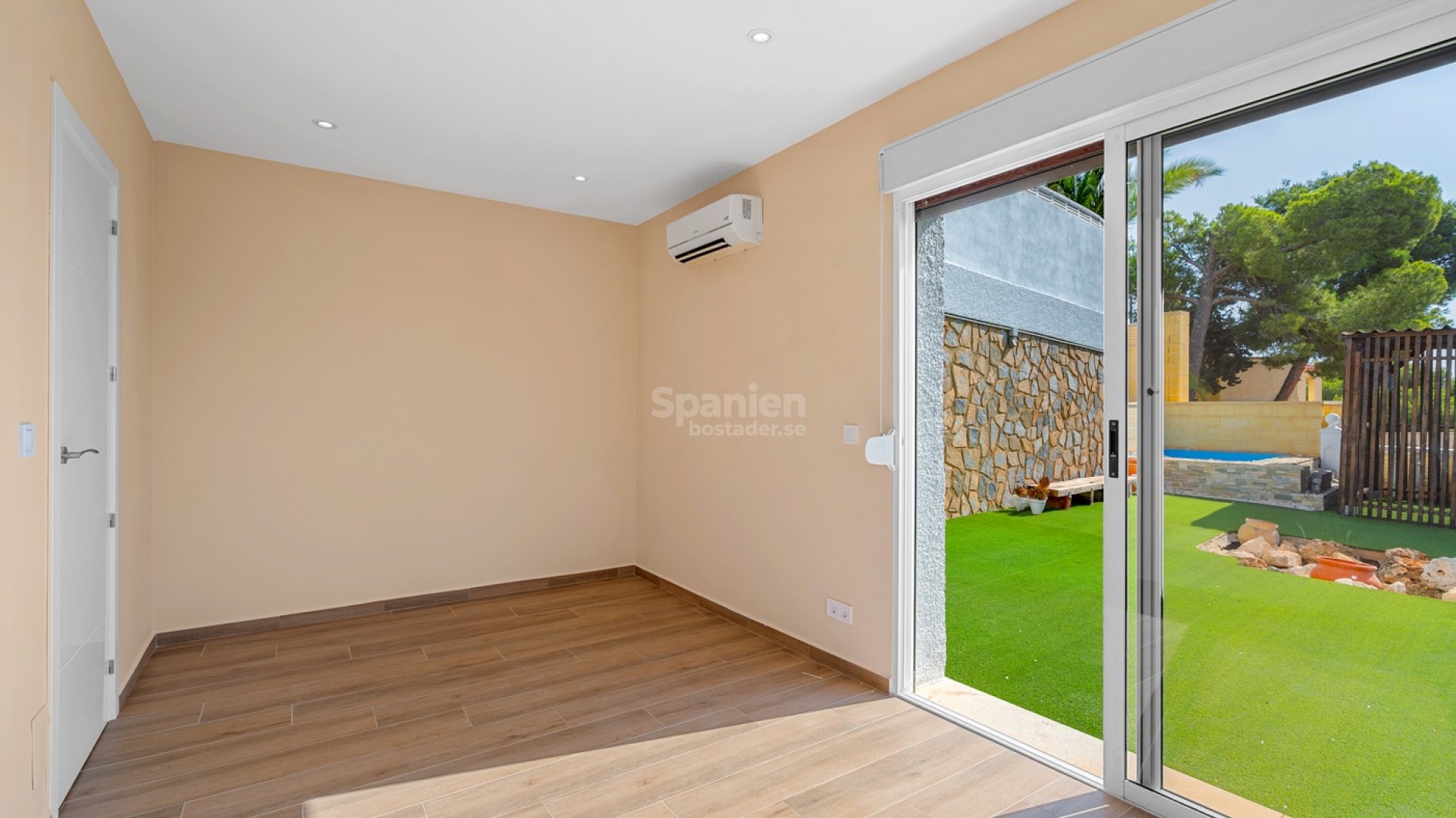 Resale - Villa -
La Nucía