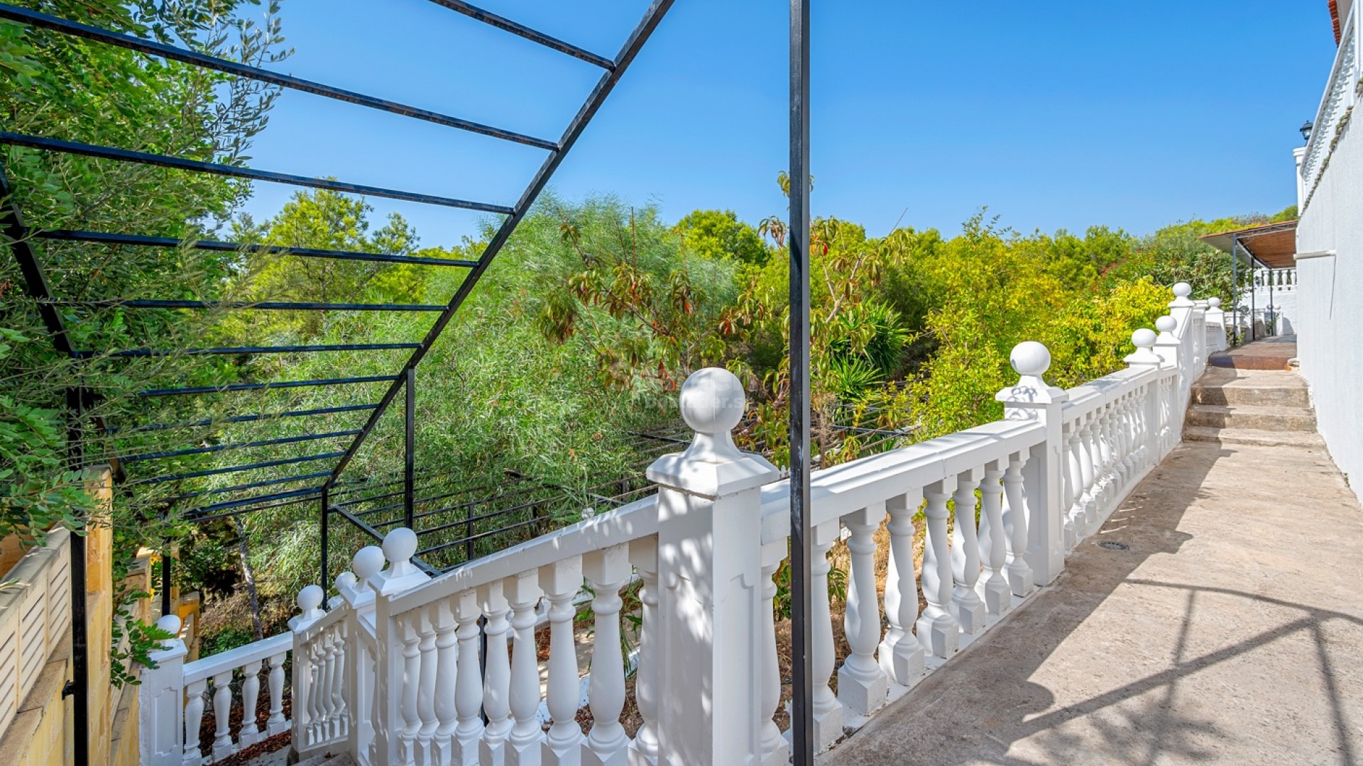 Resale - Villa -
La Nucía