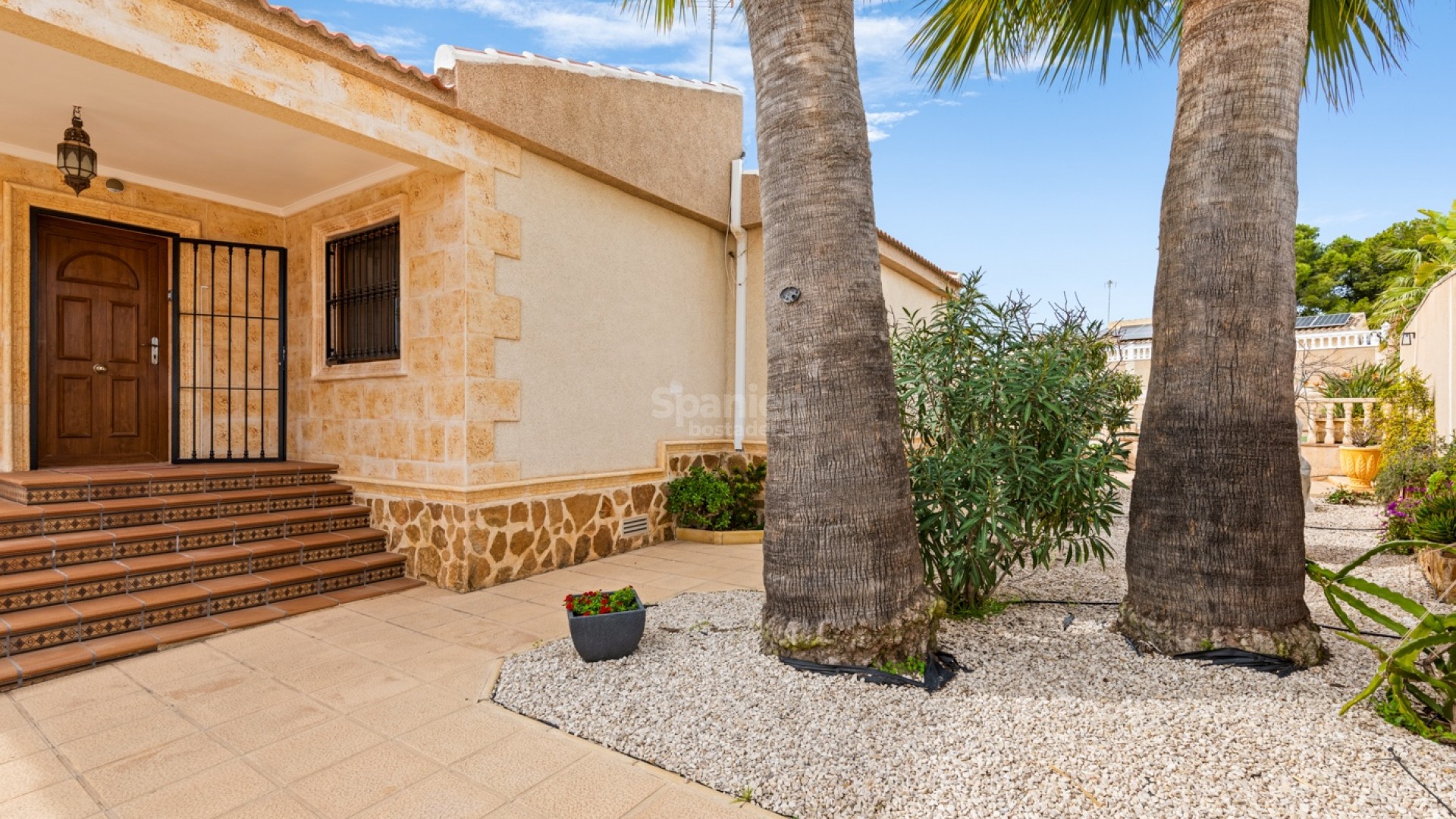 Resale - Villa -
Los Balcones