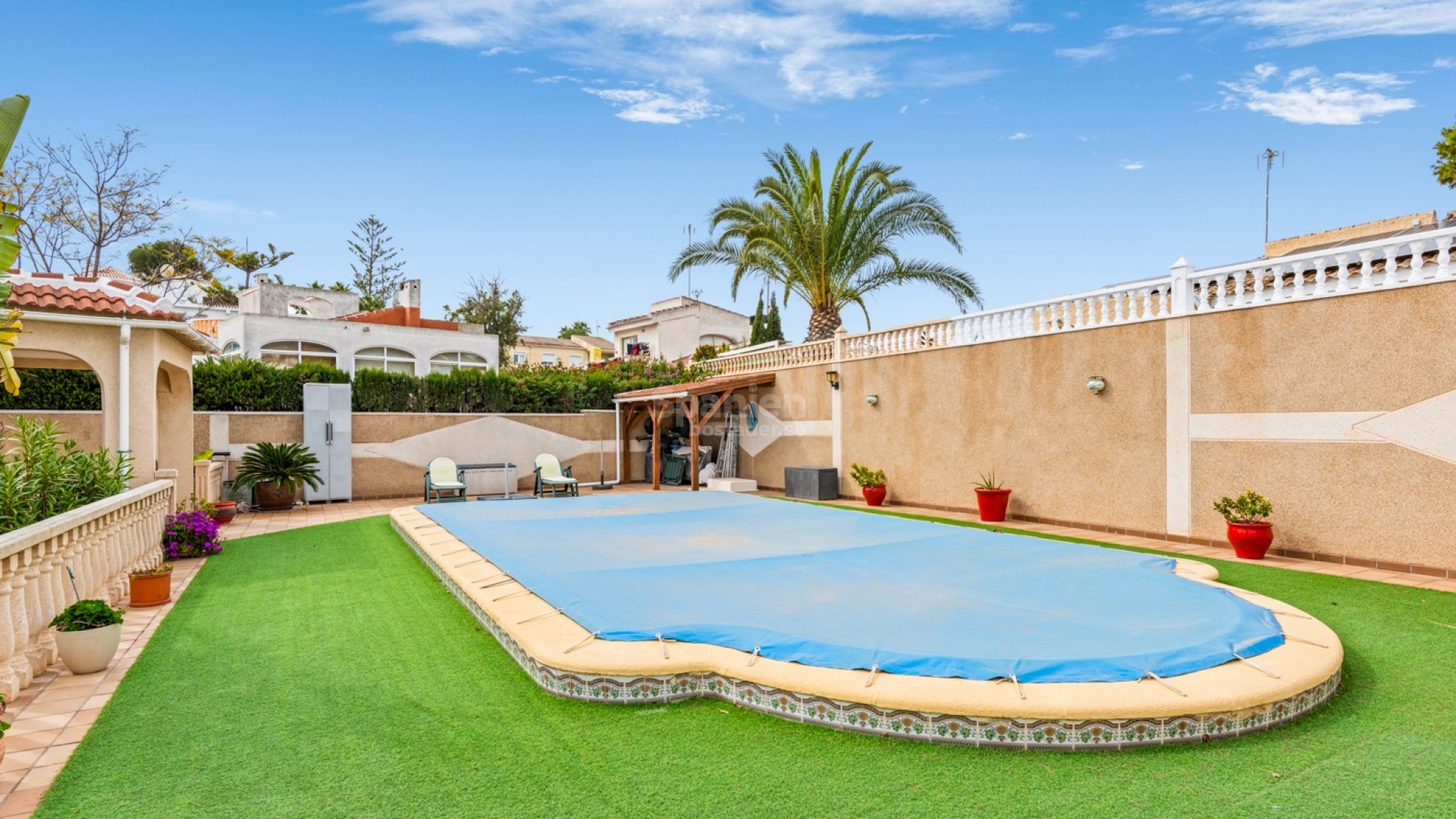 Resale - Villa -
Los Balcones