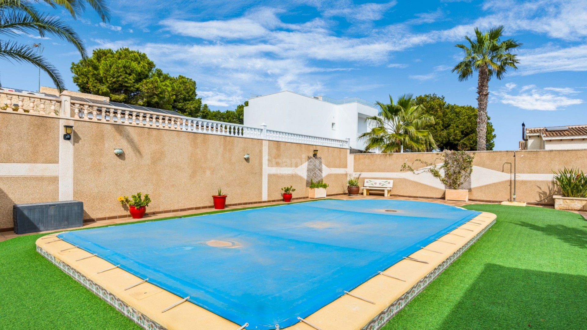 Resale - Villa -
Los Balcones