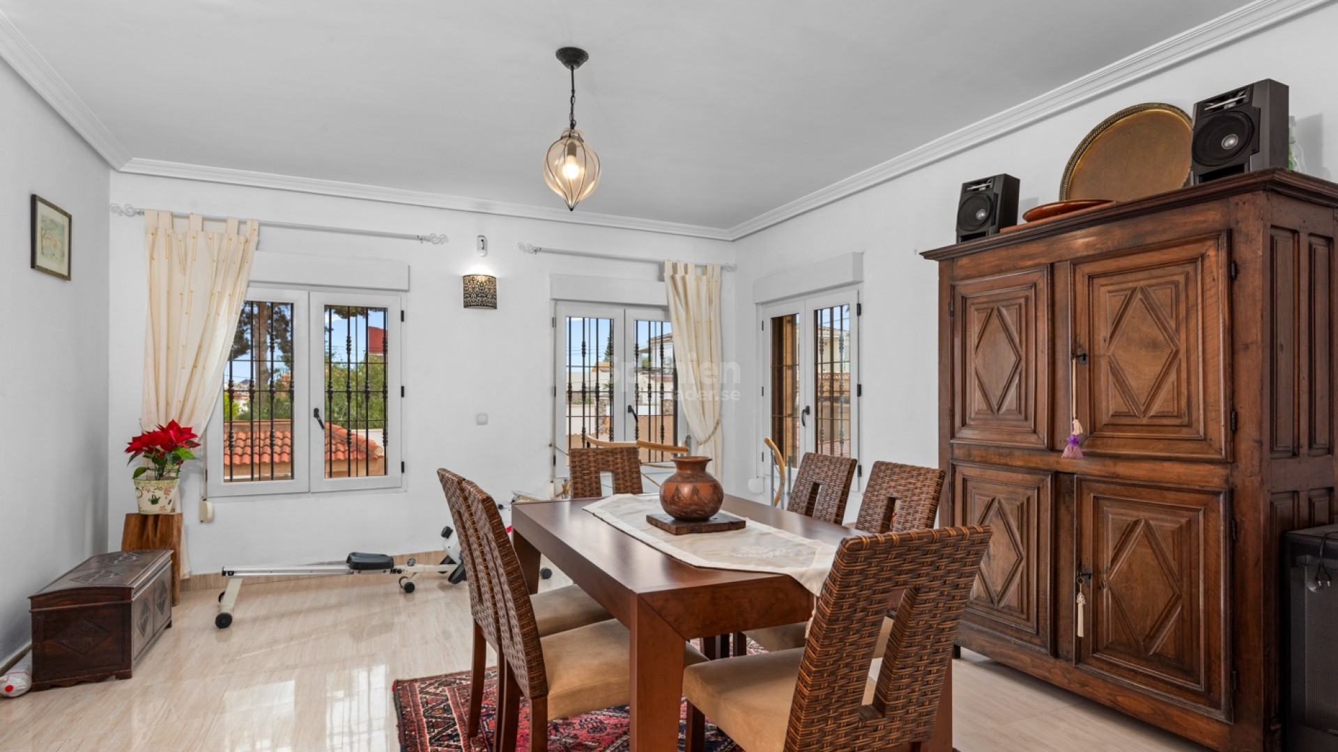 Resale - Villa -
Los Balcones