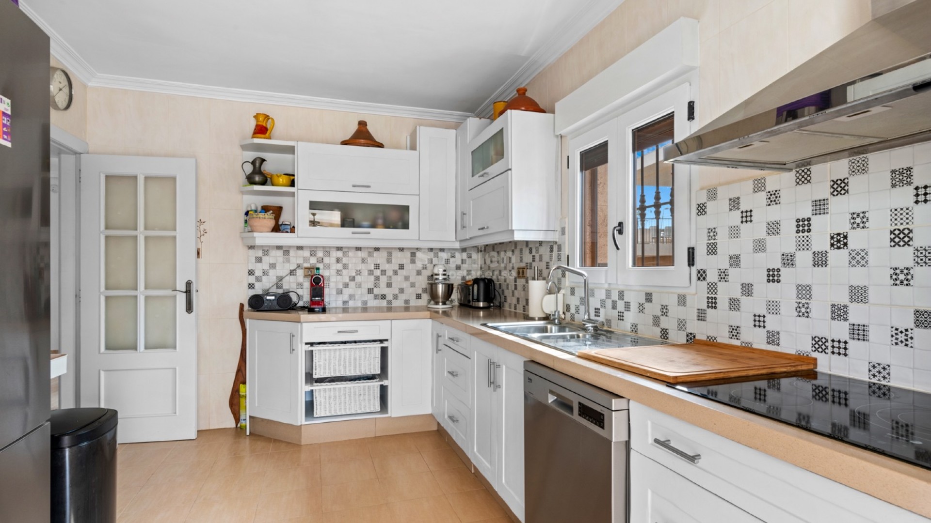 Resale - Villa -
Los Balcones