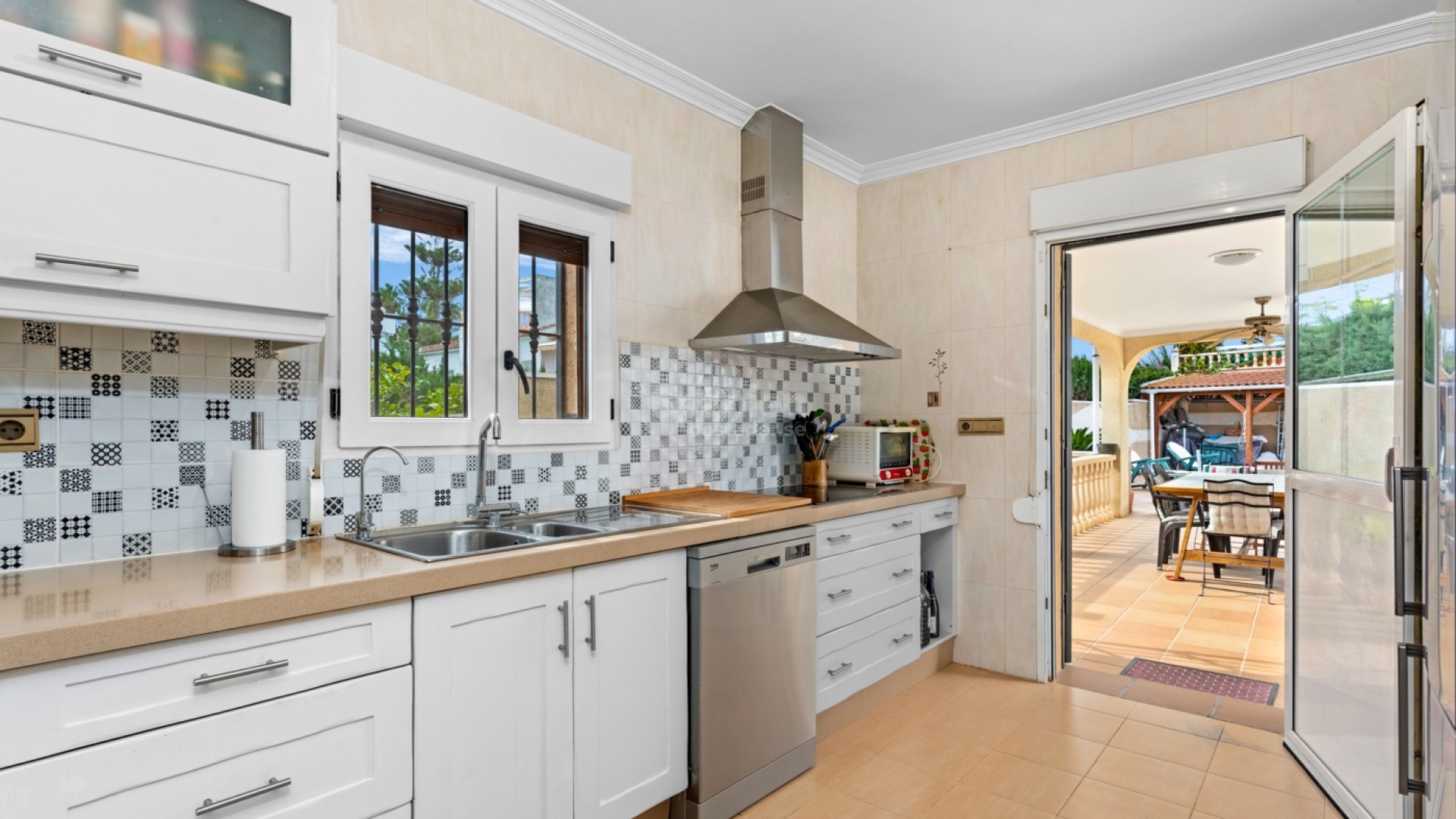 Resale - Villa -
Los Balcones