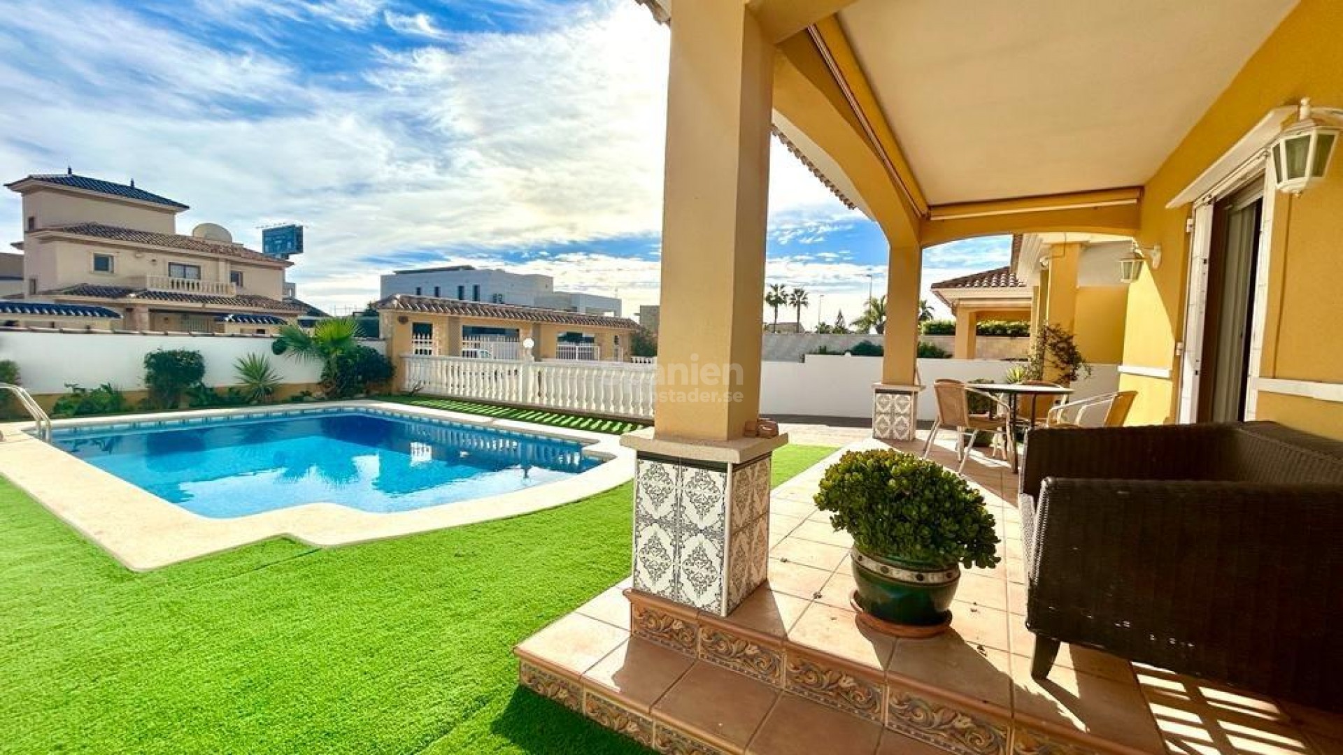 Resale - Villa -
Orihuela Costa - Cabo Roig