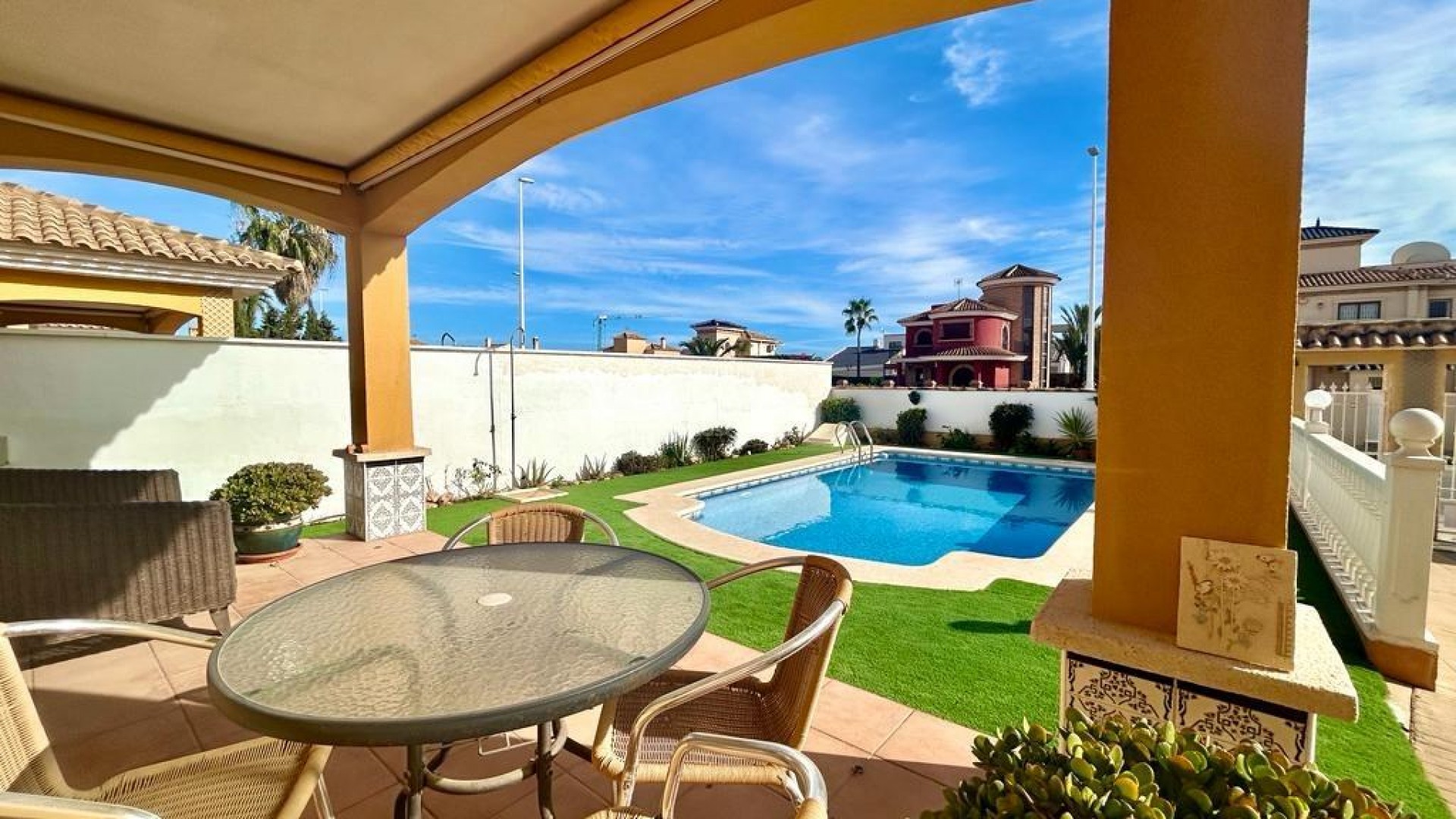 Resale - Villa -
Orihuela Costa - Cabo Roig