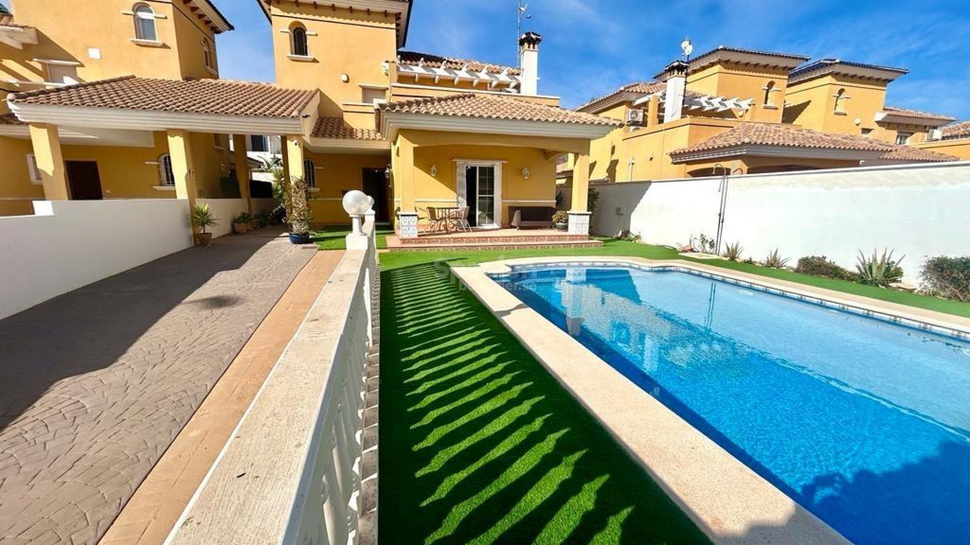 Resale - Villa -
Orihuela Costa - Cabo Roig