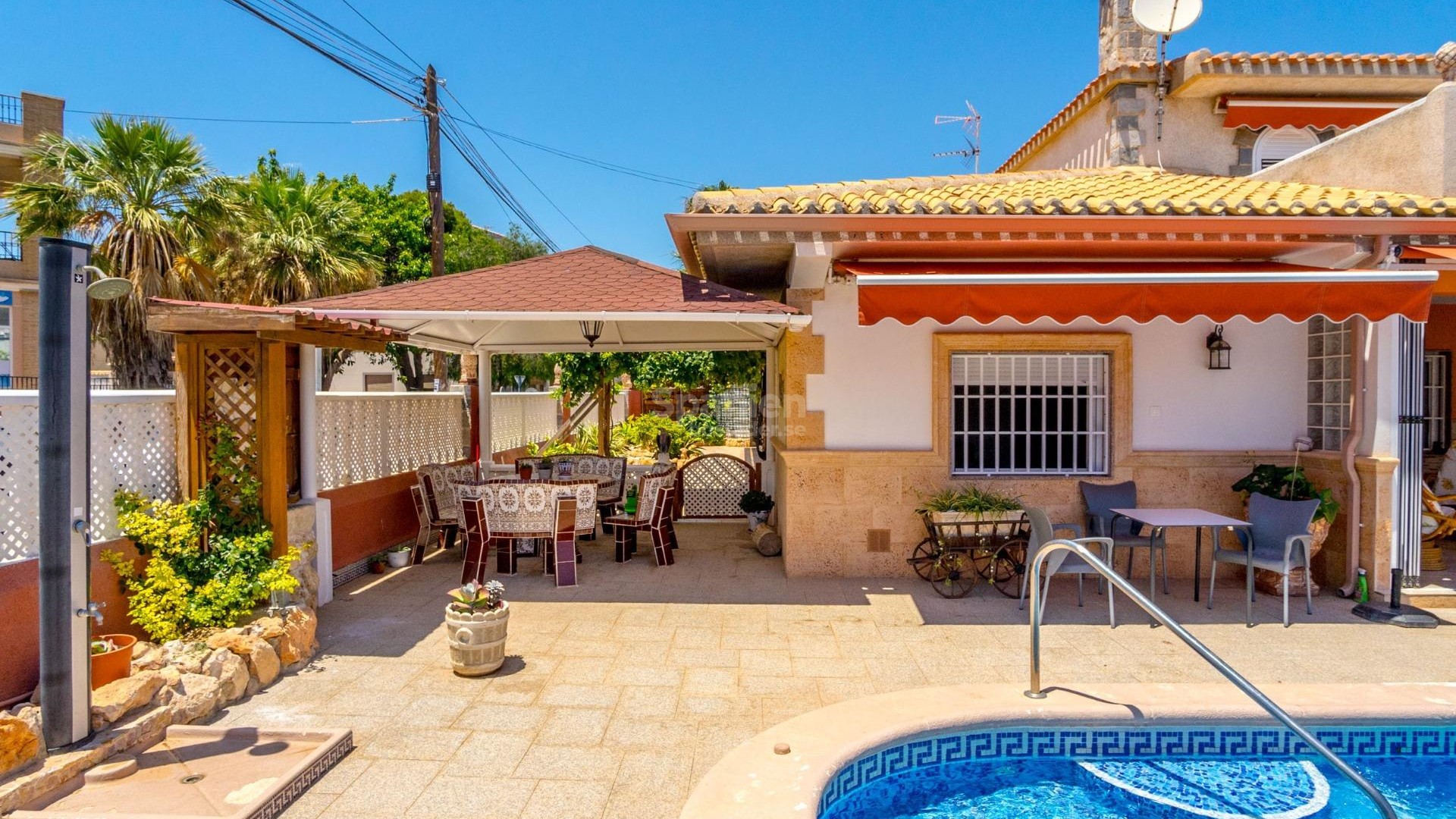 Resale - Villa -
Orihuela Costa - Campoamor