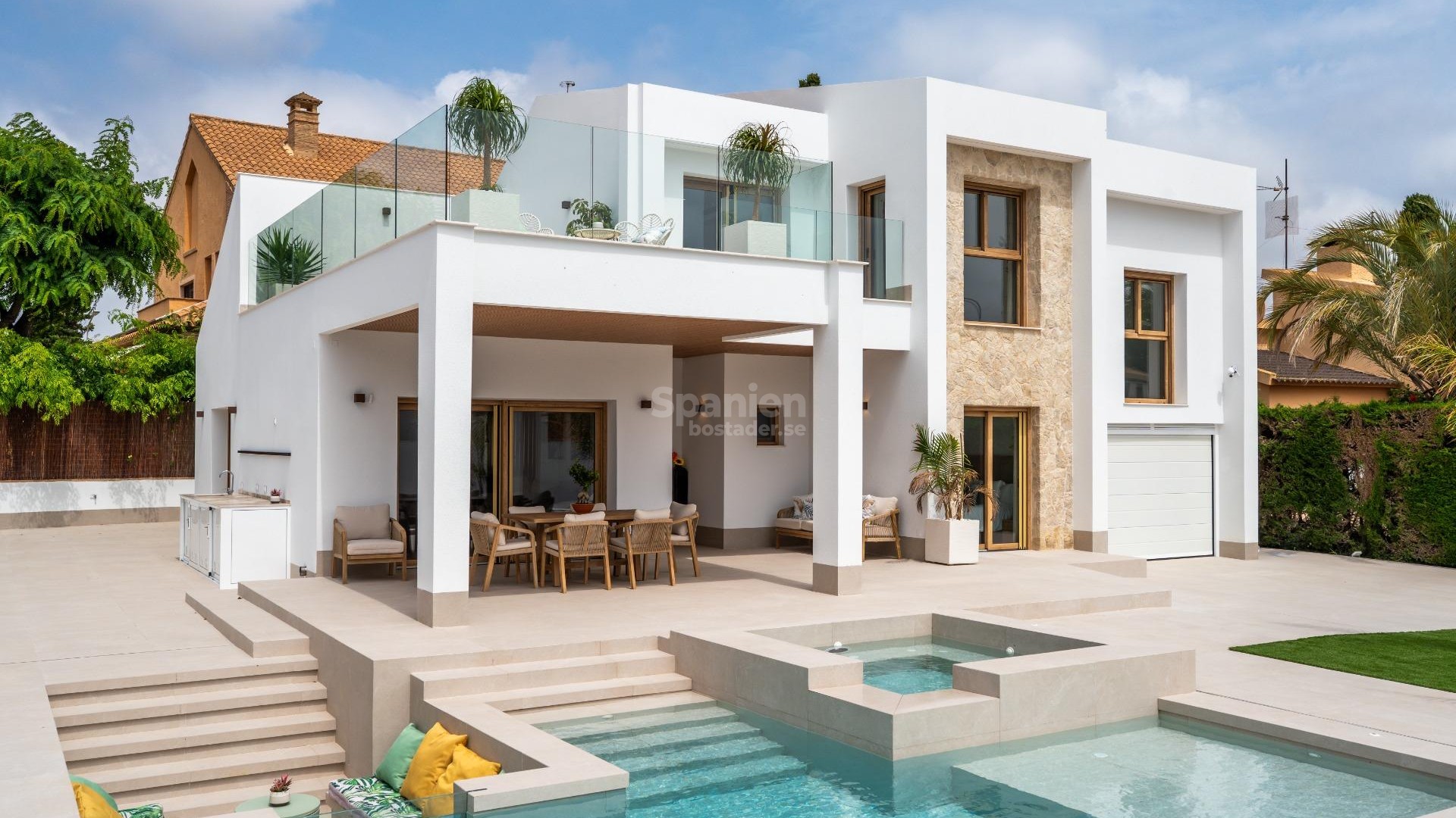 Resale - Villa -
Orihuela Costa - Campoamor