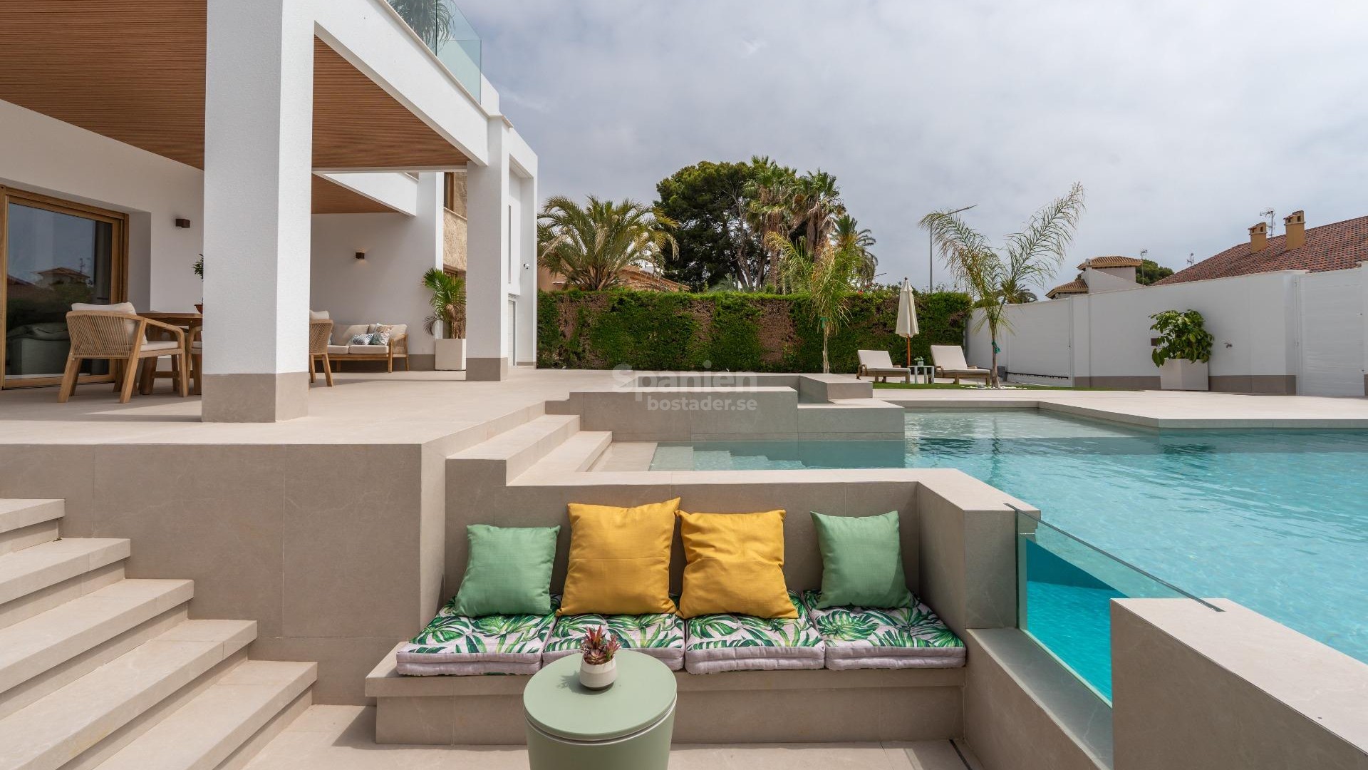 Resale - Villa -
Orihuela Costa - Campoamor