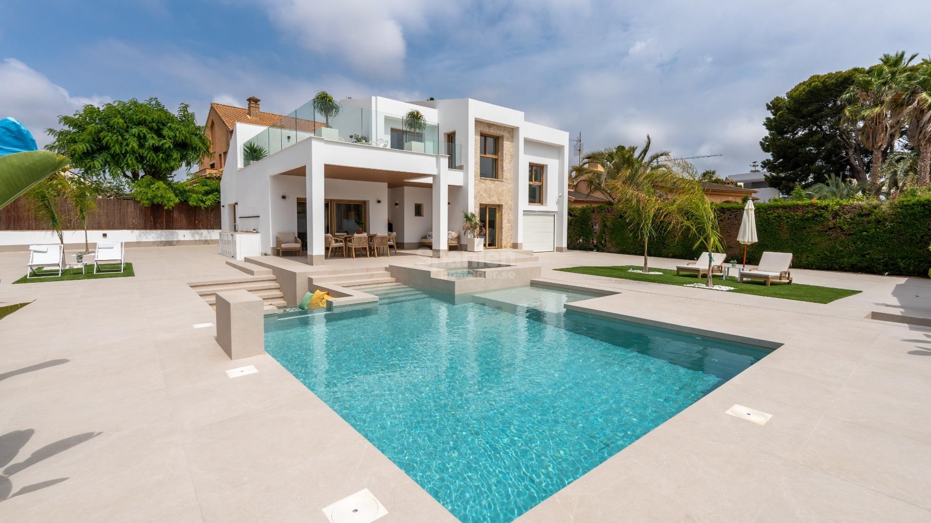 Resale - Villa -
Orihuela Costa - Campoamor