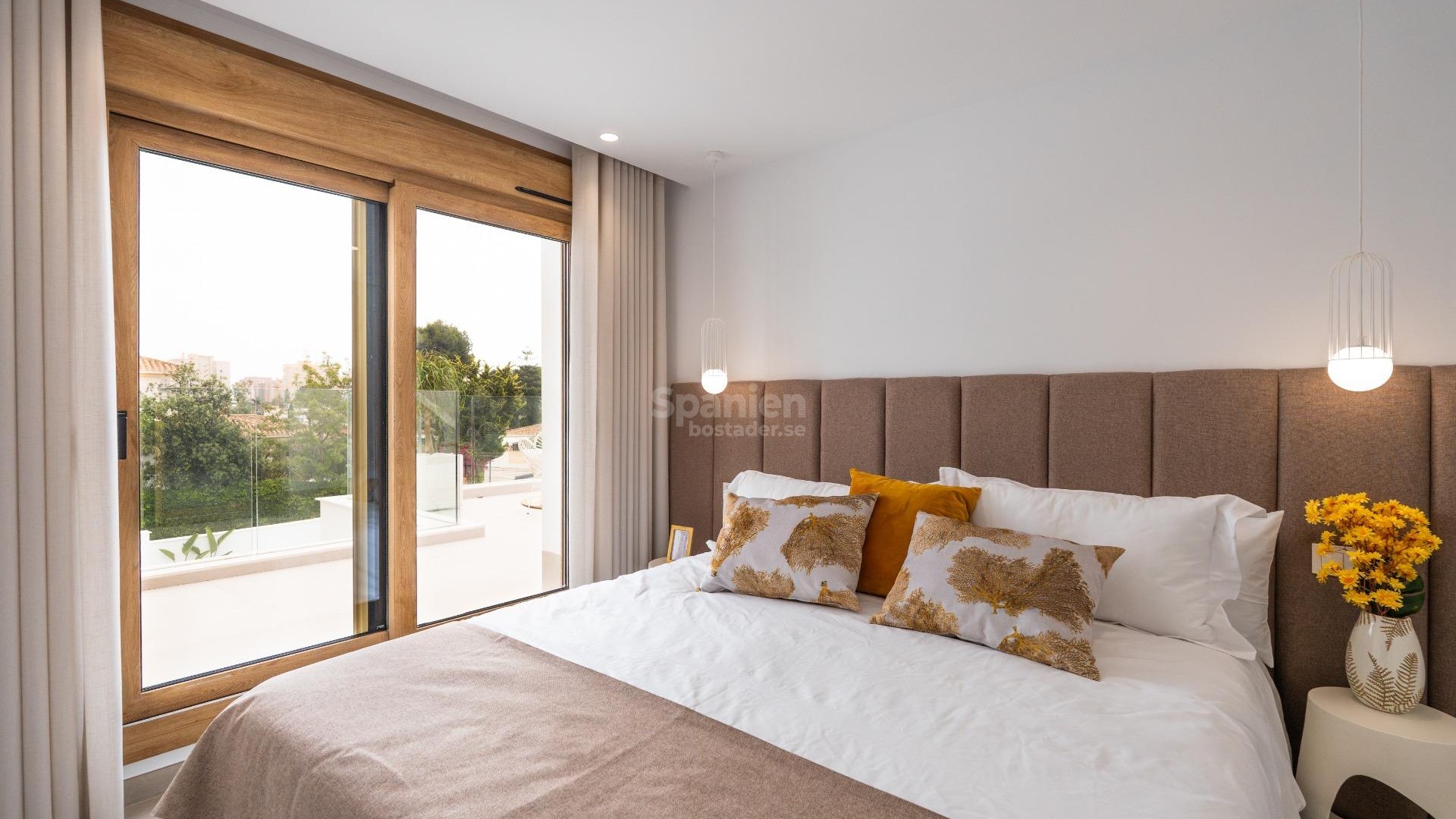 Resale - Villa -
Orihuela Costa - Campoamor