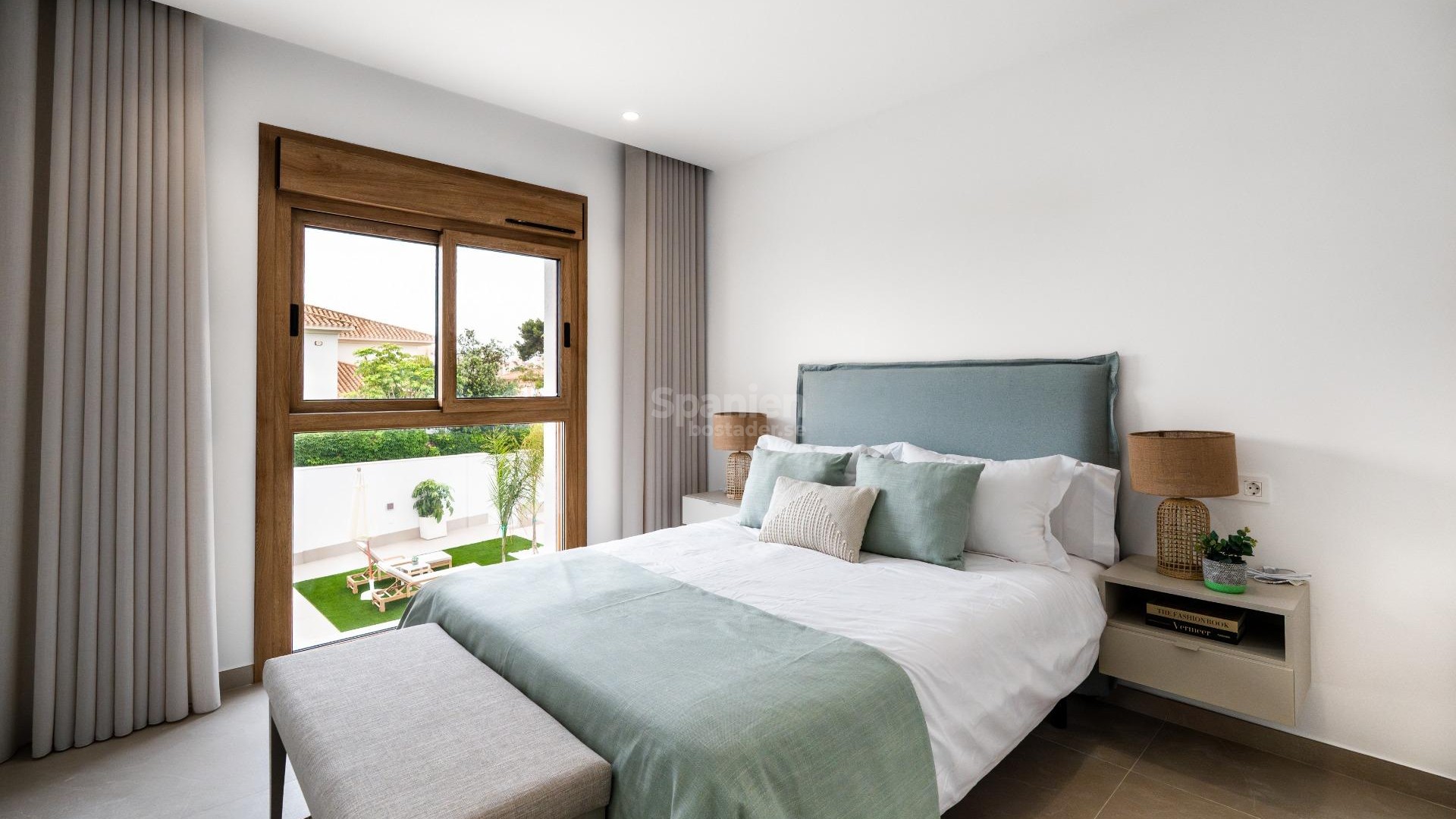 Resale - Villa -
Orihuela Costa - Campoamor
