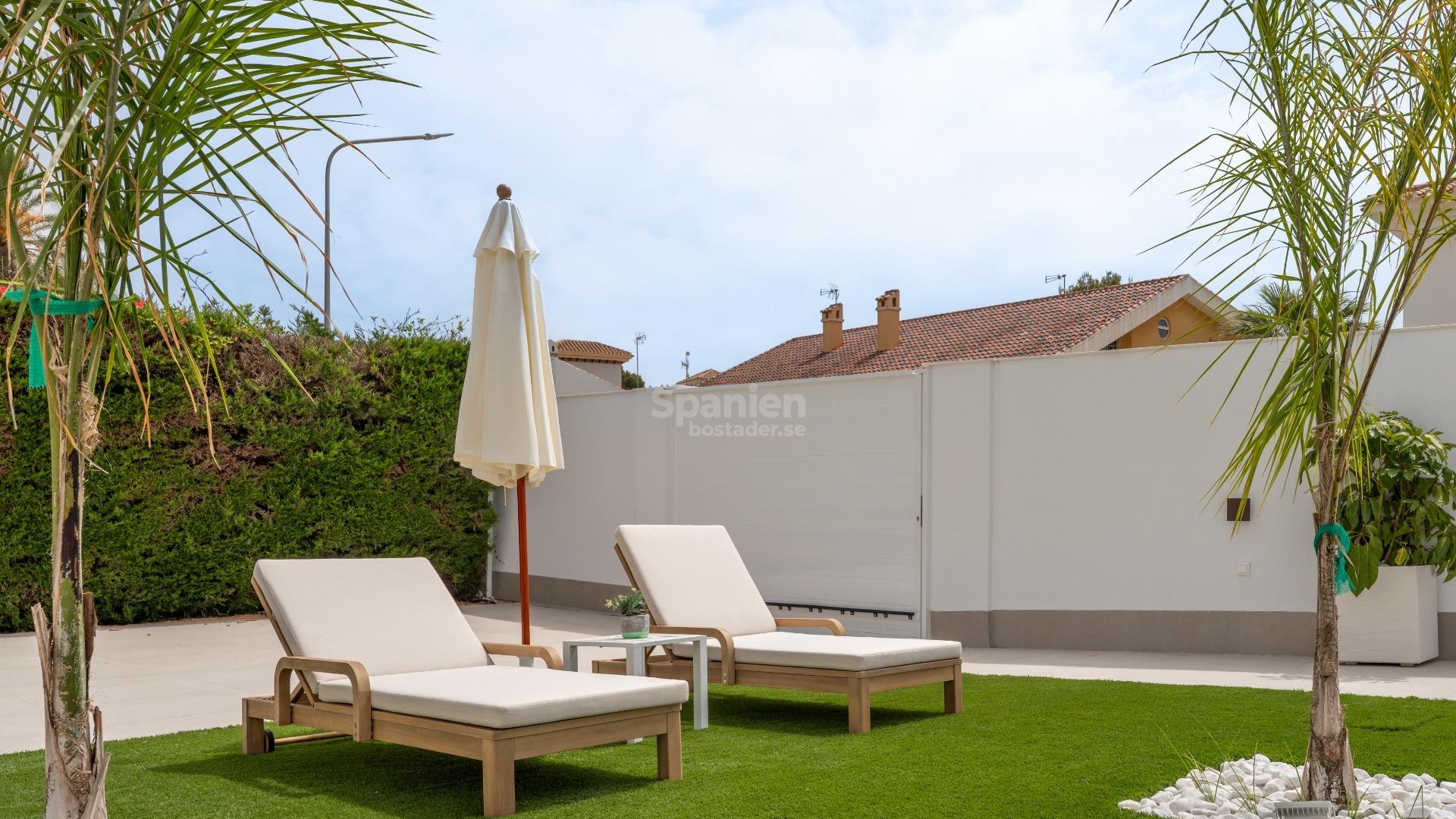 Resale - Villa -
Orihuela Costa - Campoamor